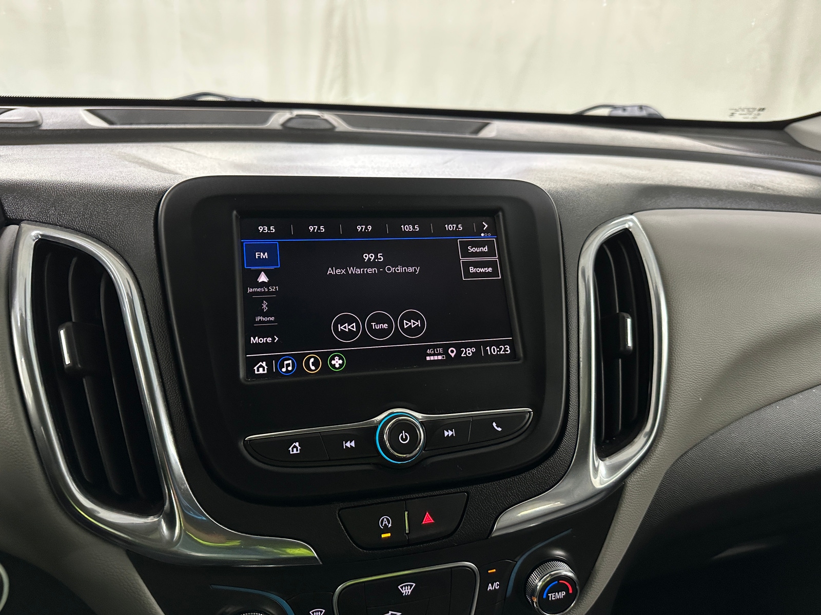 Thumbnail: 2023 Chevrolet Equinox - 4