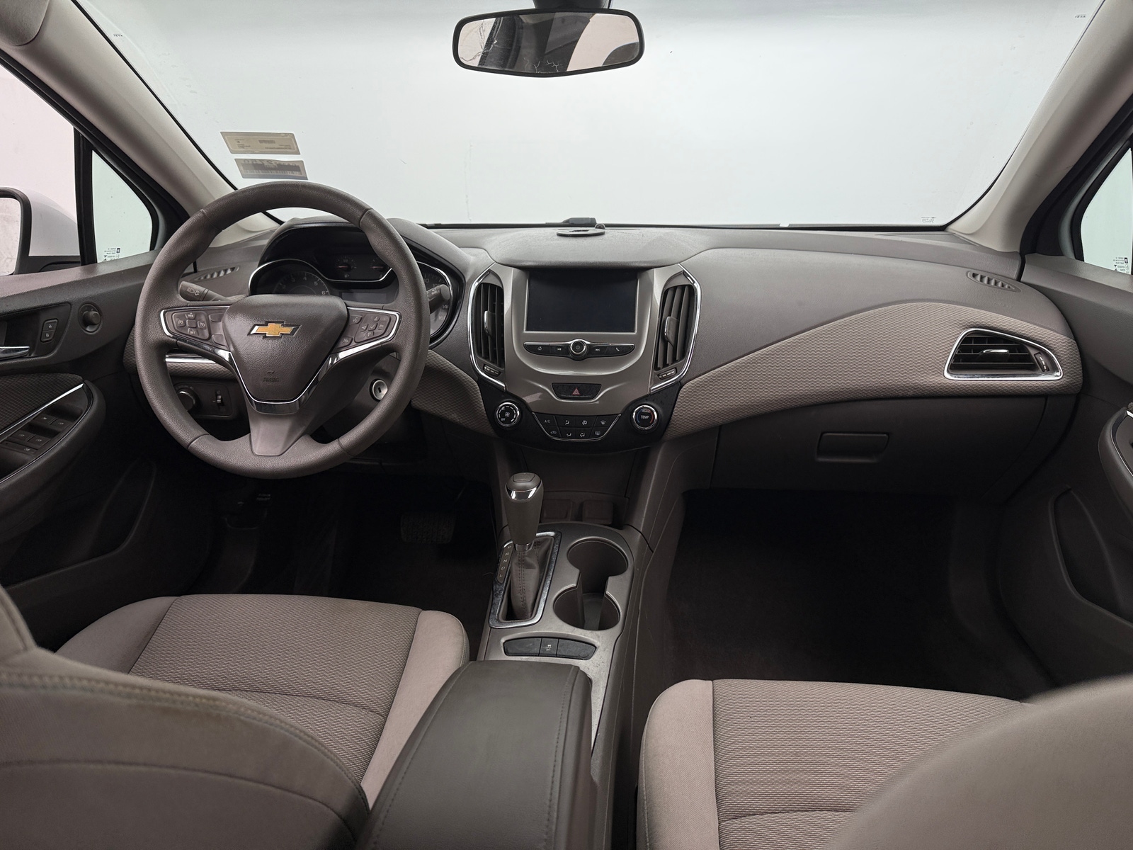 Thumbnail: 2017 Chevrolet Cruze - 3