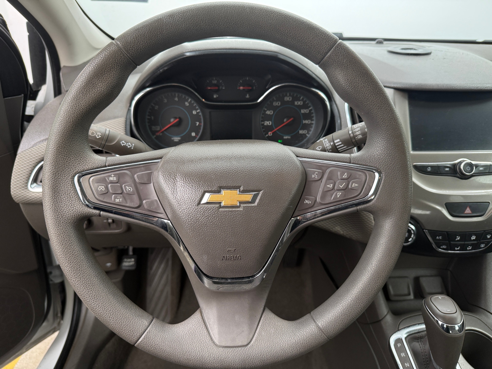 Thumbnail: 2017 Chevrolet Cruze - 5