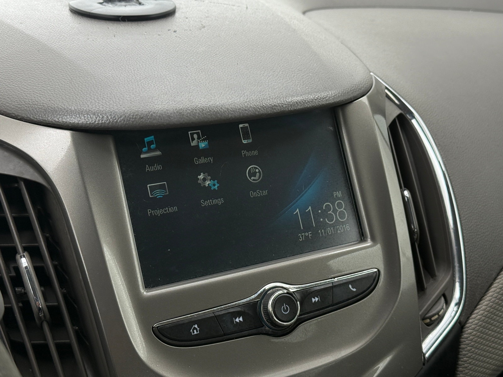 Thumbnail: 2017 Chevrolet Cruze - 4