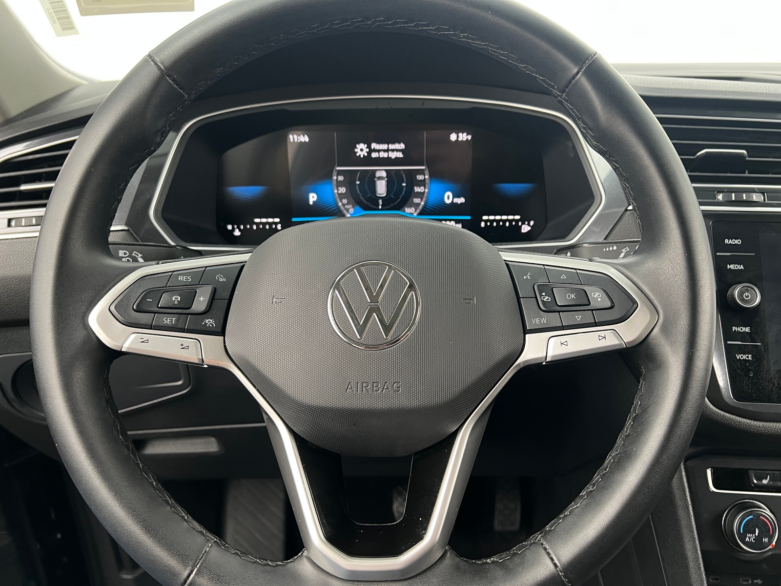 Thumbnail: 2024 Volkswagen Tiguan - 4