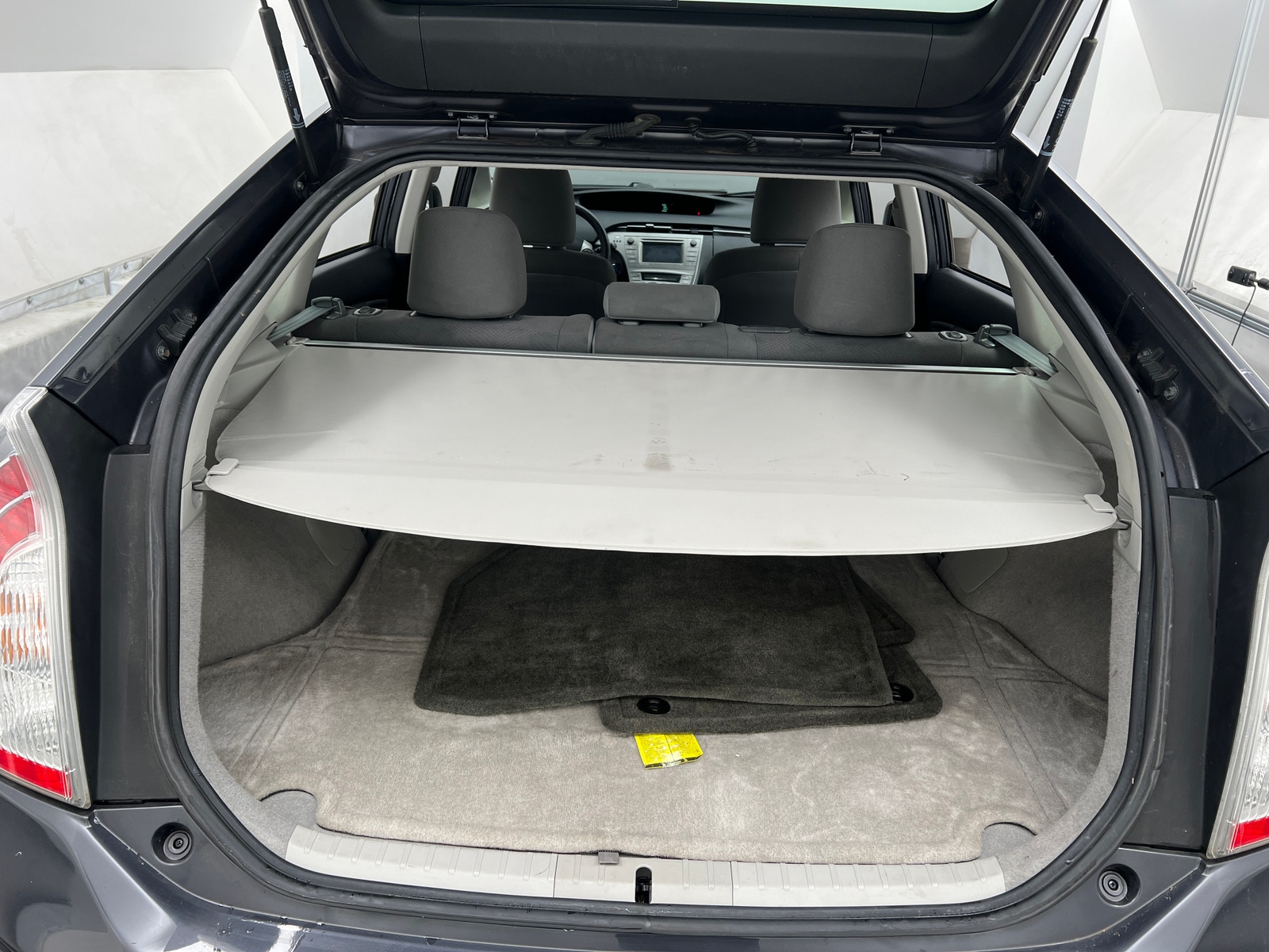 Thumbnail: 2013 Toyota Prius - 7