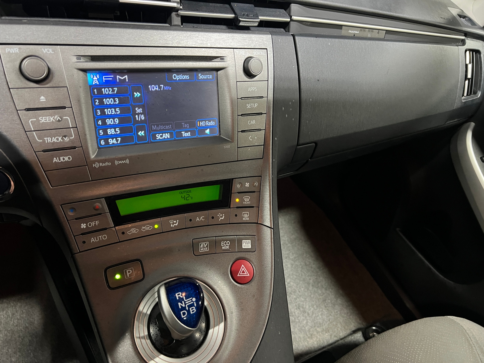 Thumbnail: 2013 Toyota Prius - 4