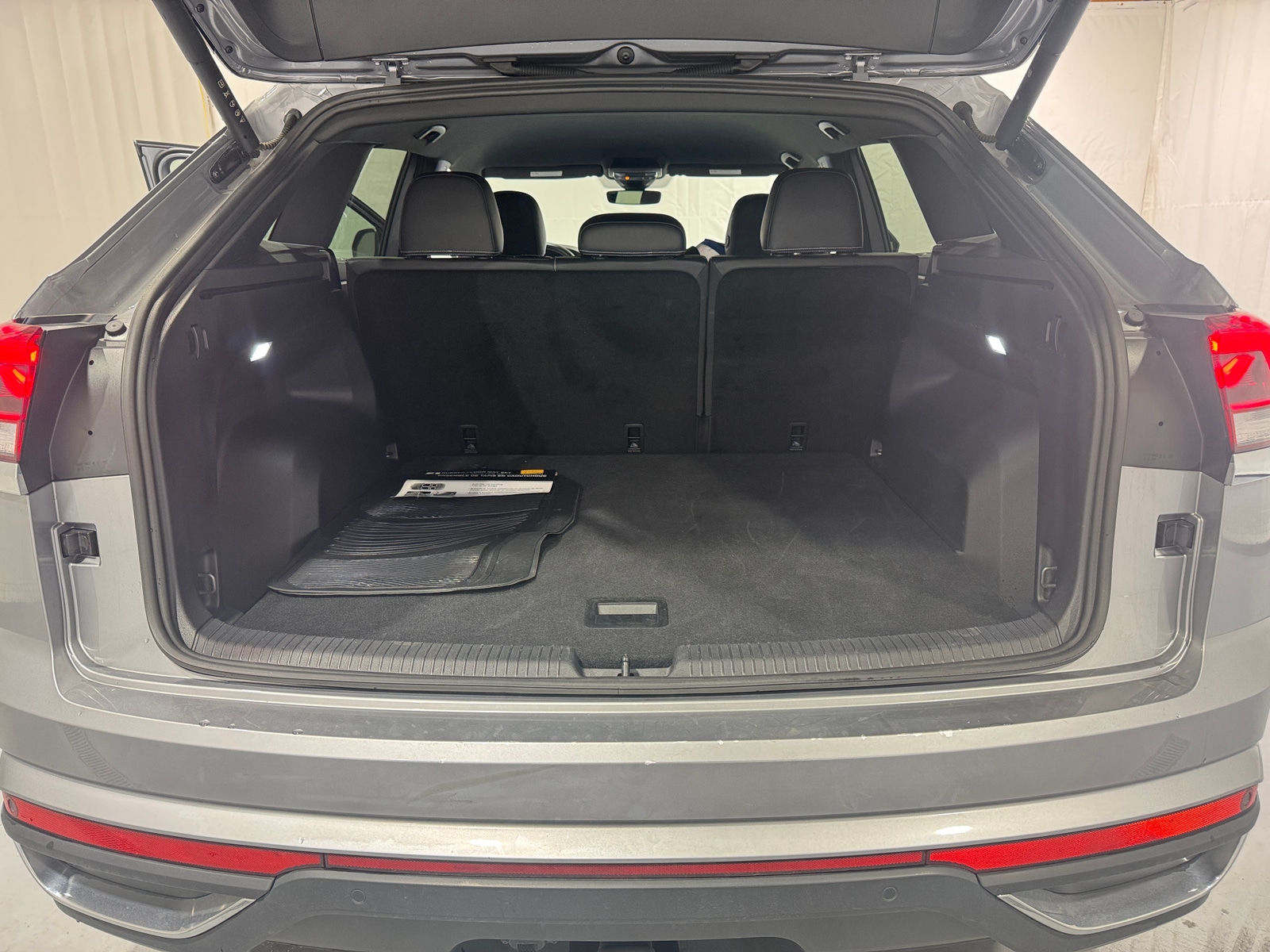 Thumbnail: 2025 Volkswagen Atlas - 6