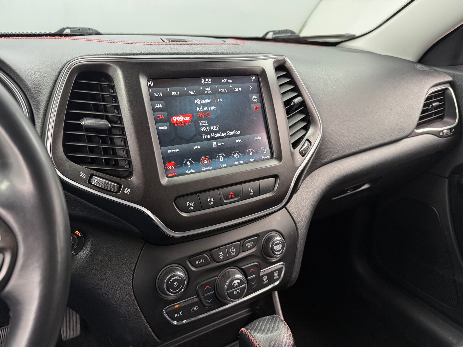 Thumbnail: 2019 Jeep Cherokee - 3