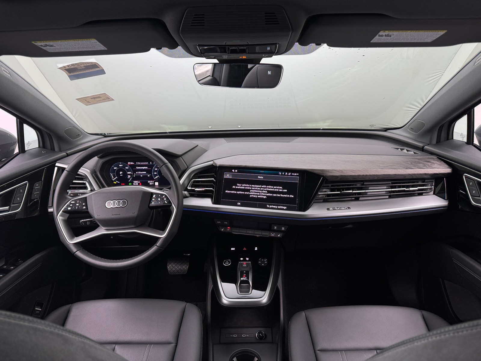 Thumbnail: 2025 Audi Q4 e-tron - 2