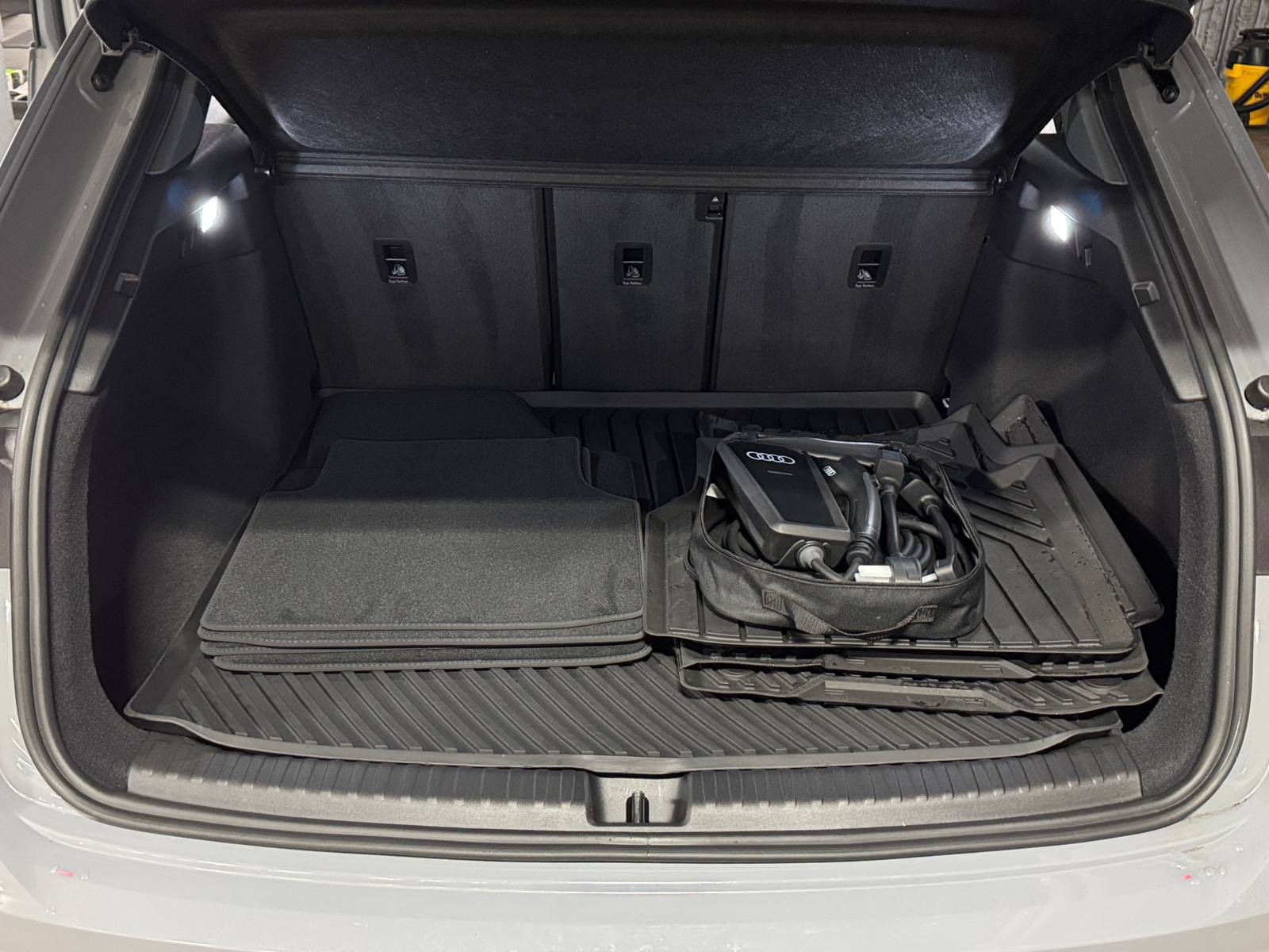 Thumbnail: 2025 Audi Q4 e-tron - 6