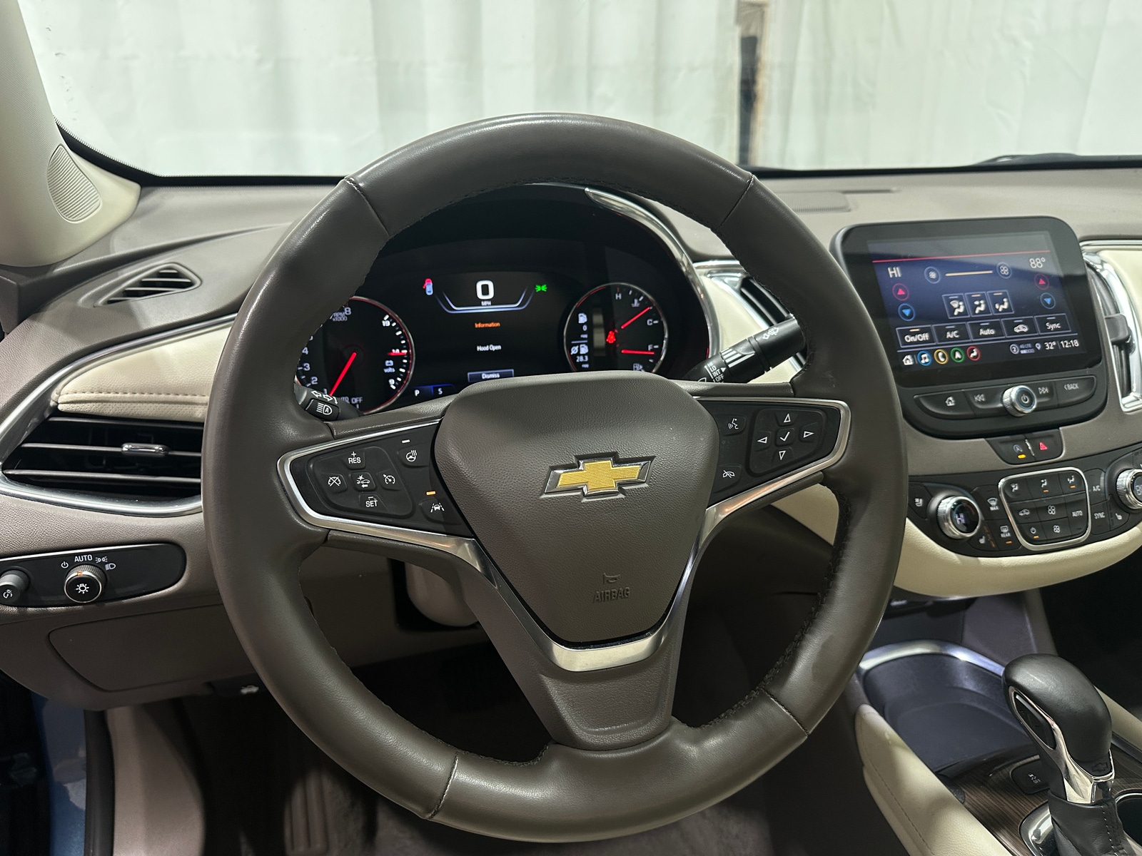 Thumbnail: 2024 Chevrolet Malibu - 4