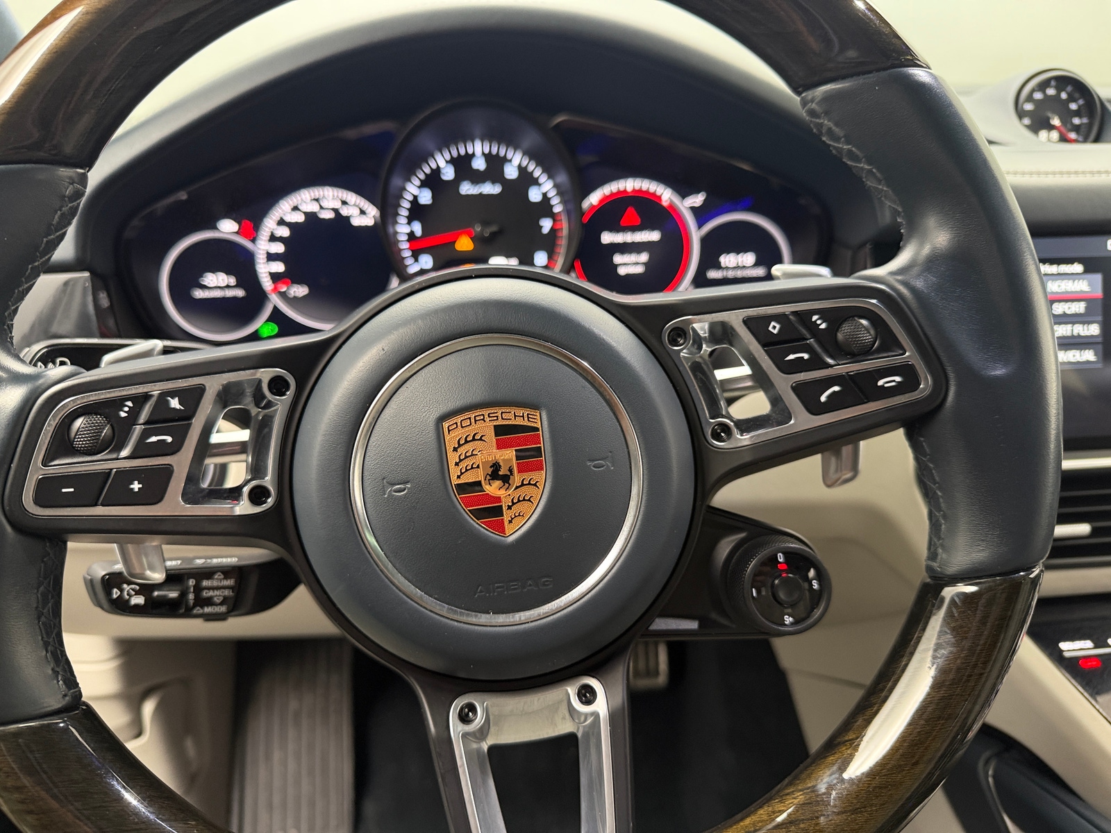 Thumbnail: 2019 Porsche Cayenne - 4