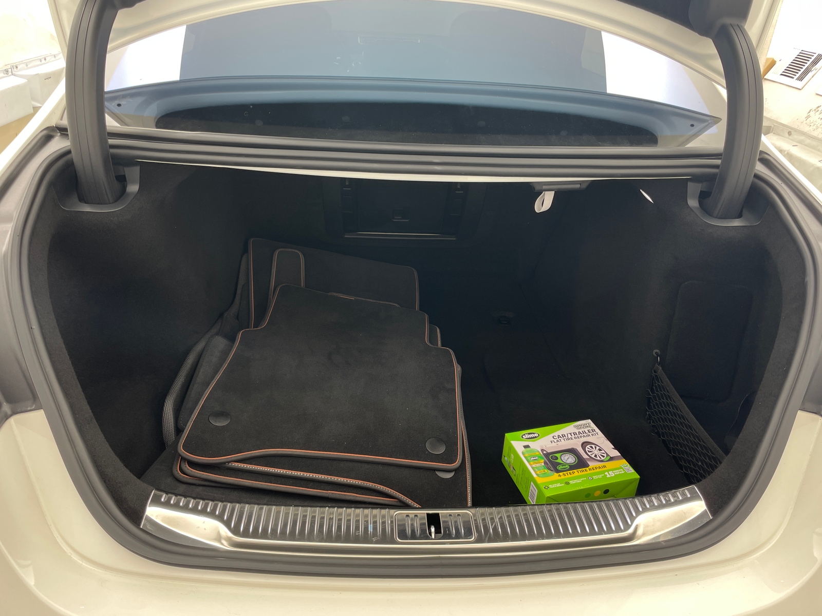 Thumbnail: 2022 Mercedes-Benz S-Class - 6