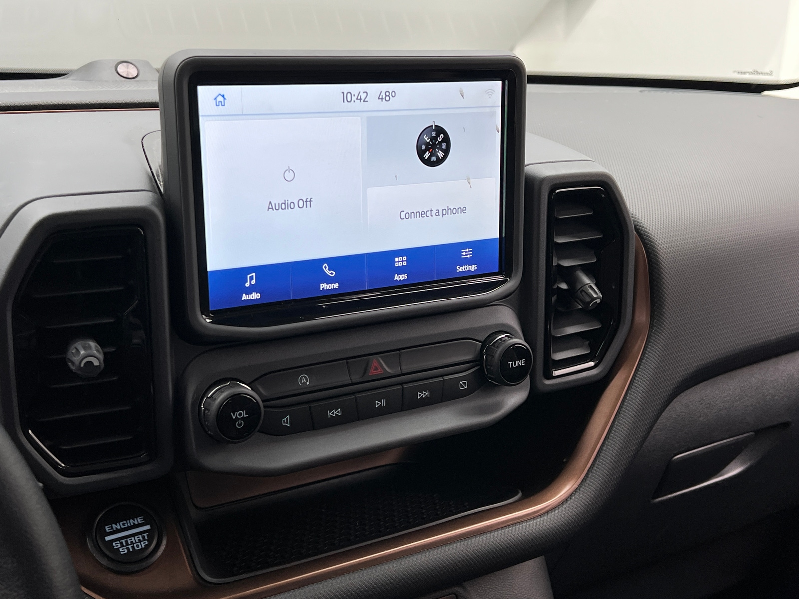 Thumbnail: 2022 Ford Bronco Sport - 3