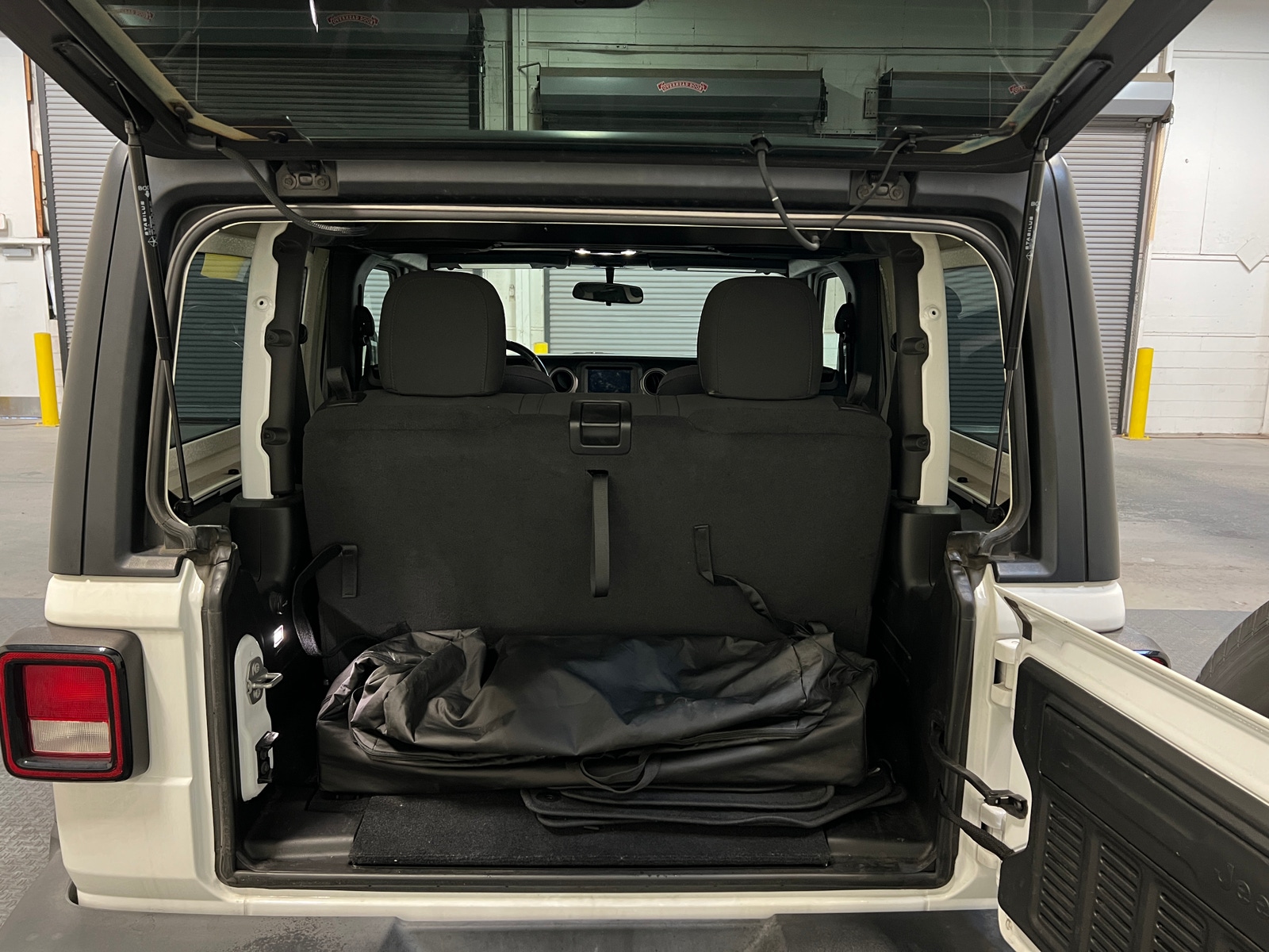 Thumbnail: 2020 Jeep Wrangler - 7