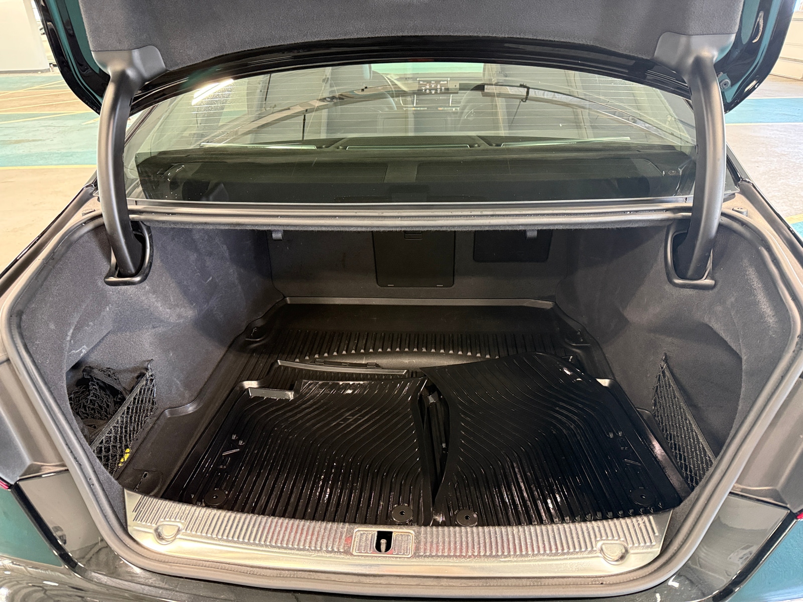 Thumbnail: 2017 Audi A8 - 6