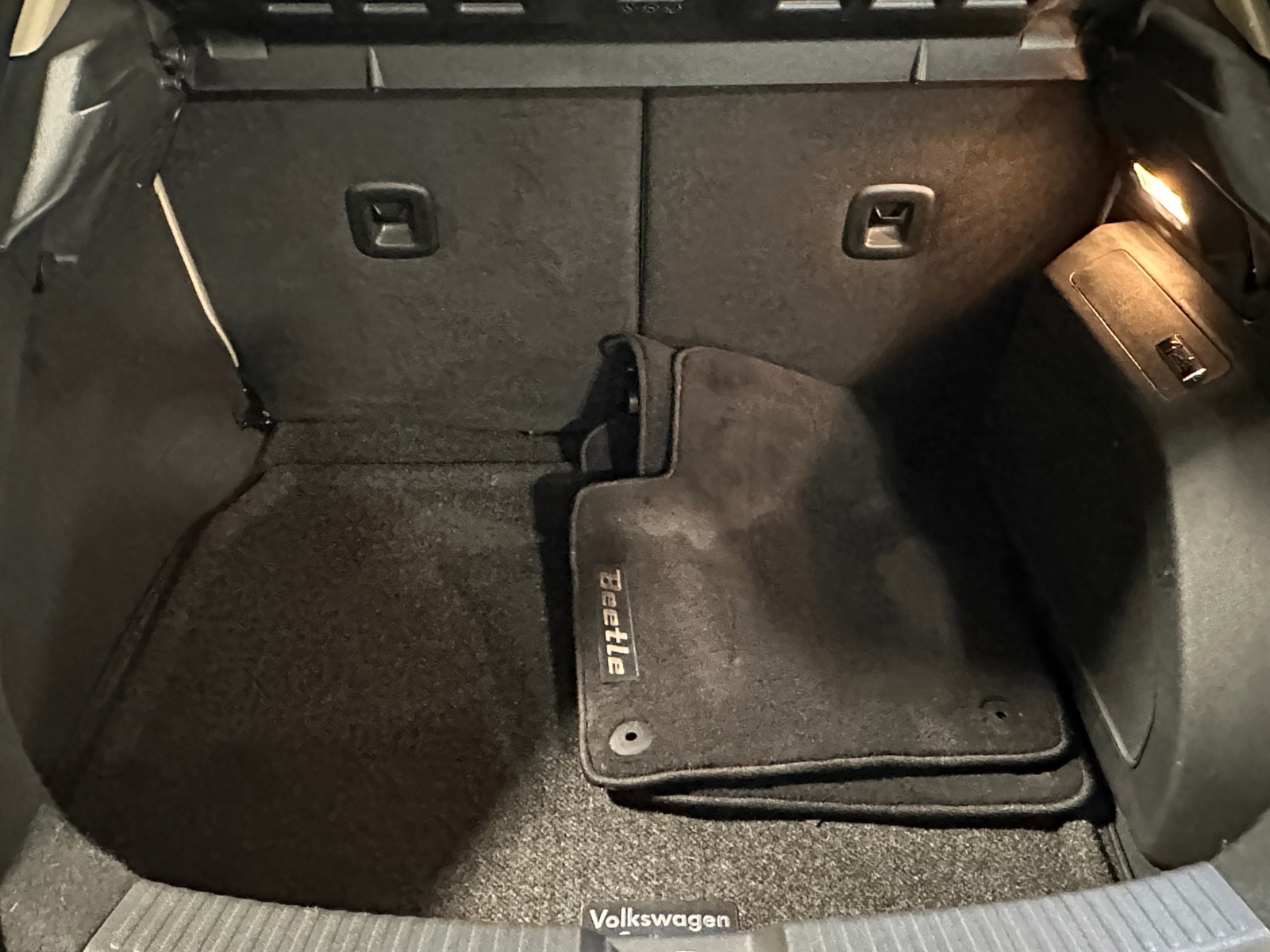 Thumbnail: 2018 Volkswagen Beetle - 6