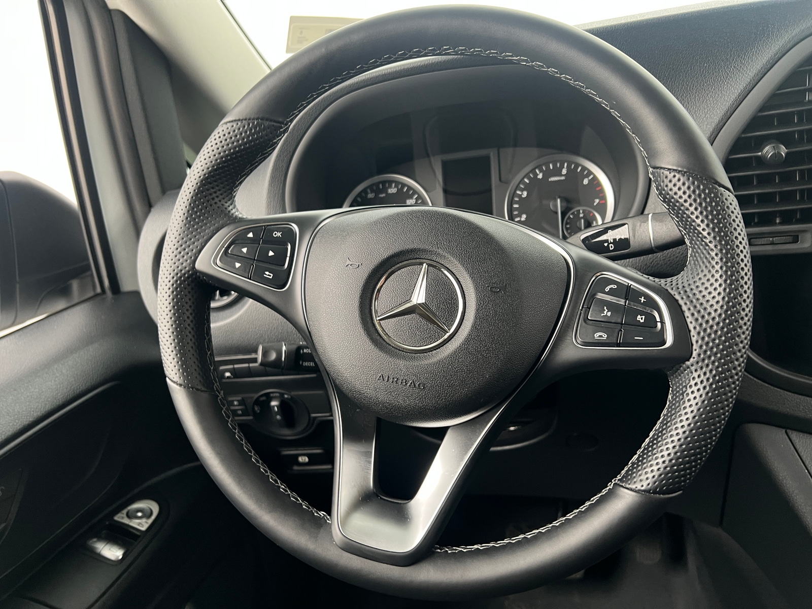 Thumbnail: 2023 Mercedes-Benz Metris - 5