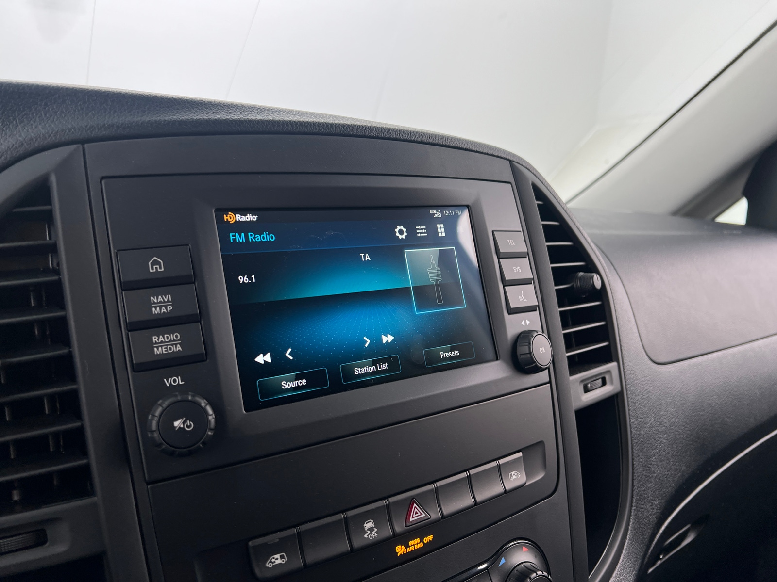 Thumbnail: 2023 Mercedes-Benz Metris - 4