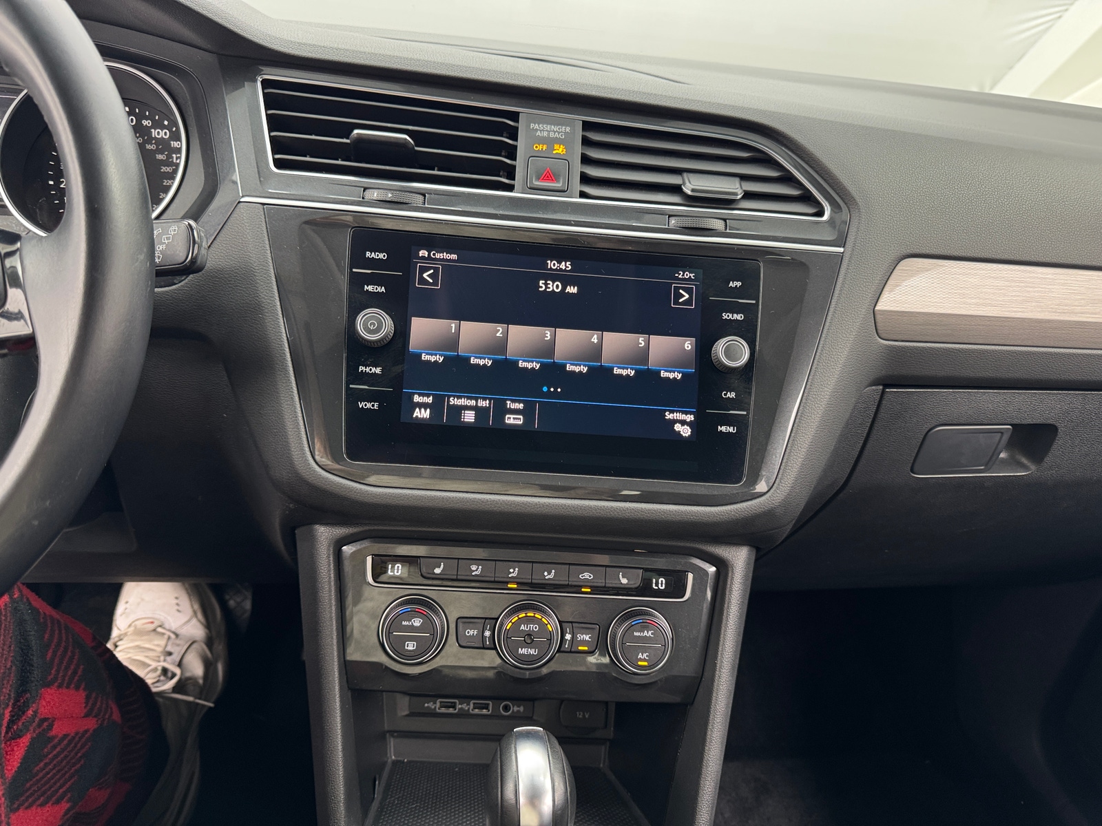 Thumbnail: 2019 Volkswagen Tiguan - 4