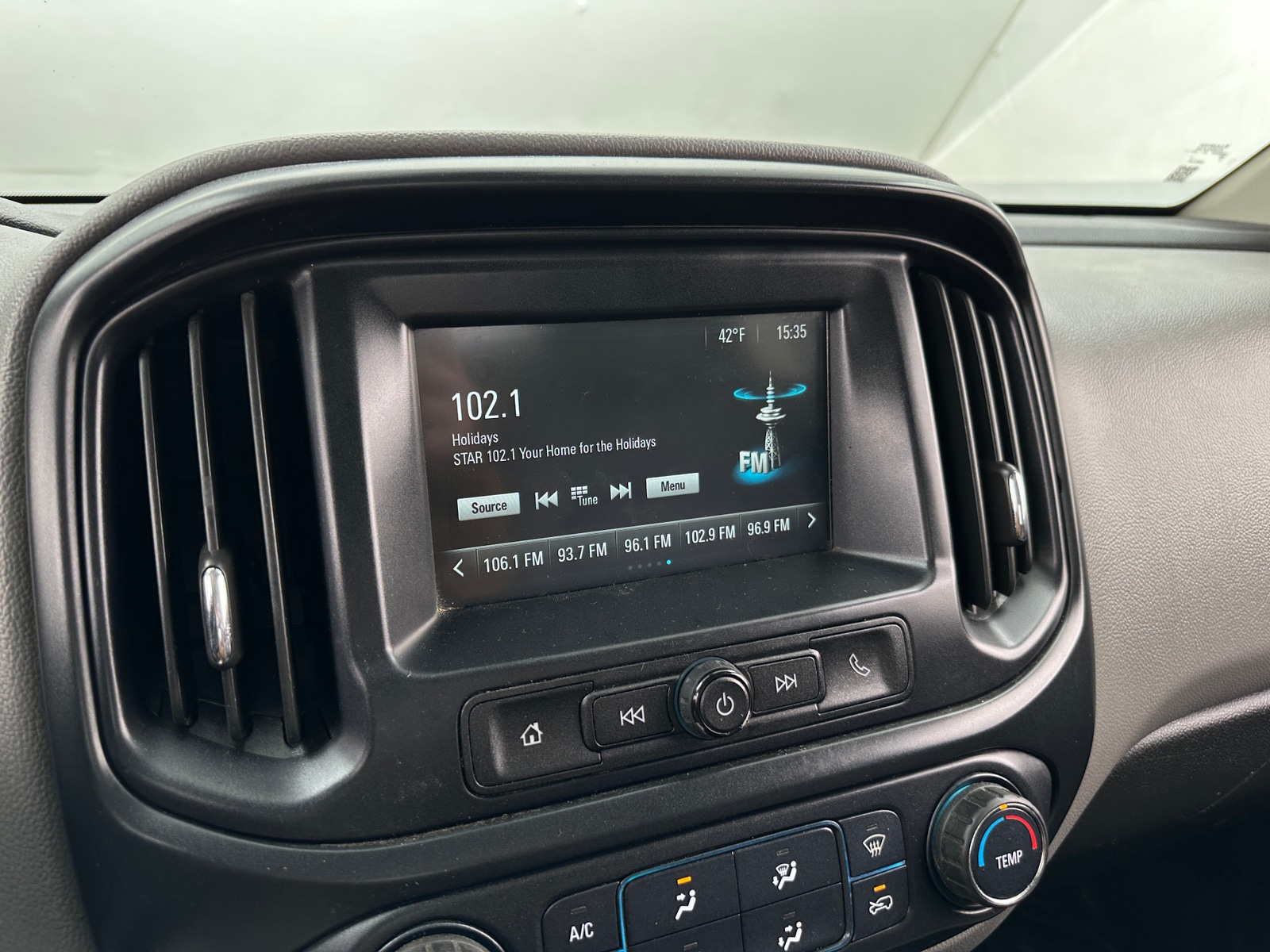 Thumbnail: 2018 Chevrolet Colorado - 3