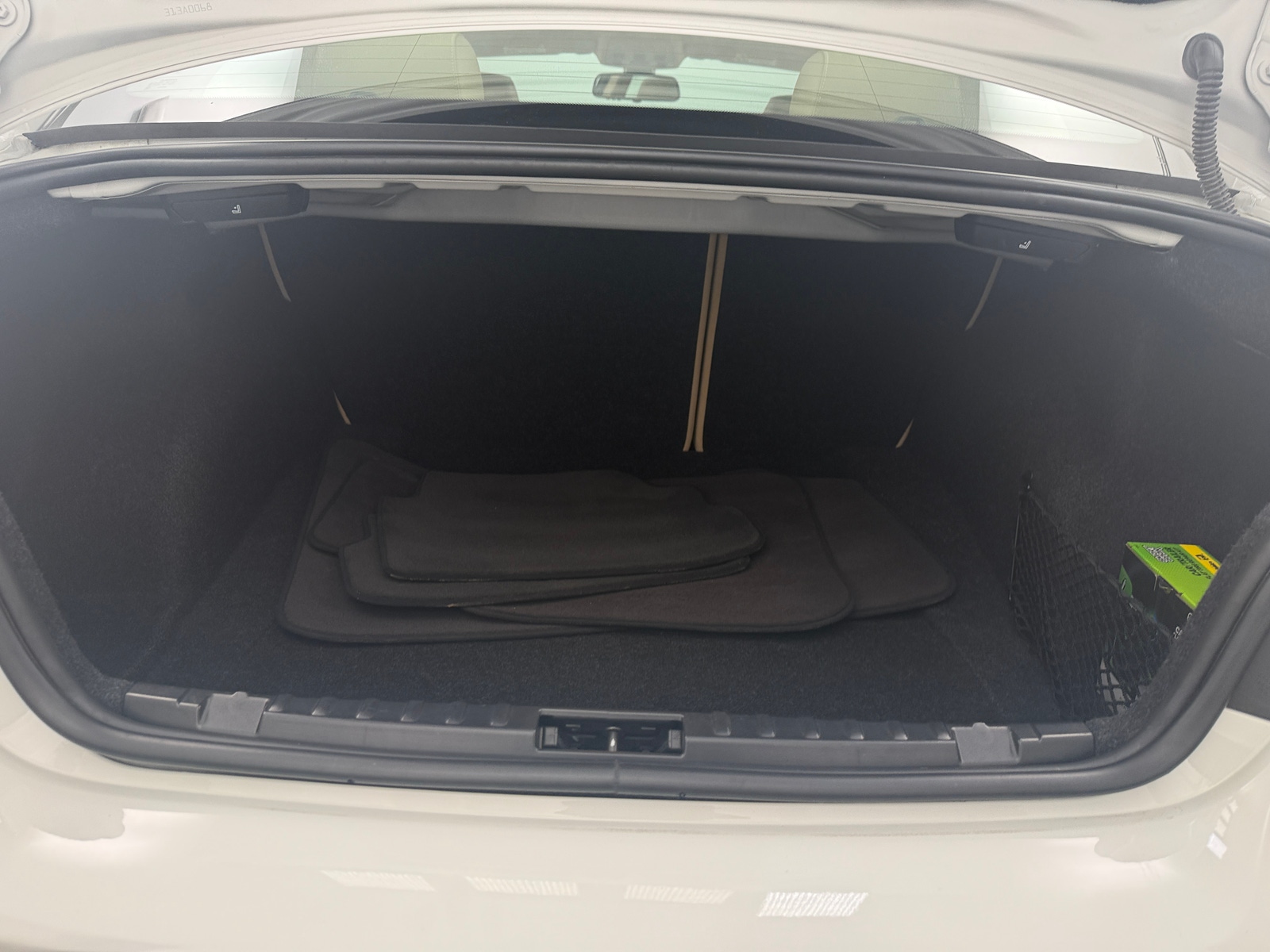 Thumbnail: 2011 BMW 1 Series - 4