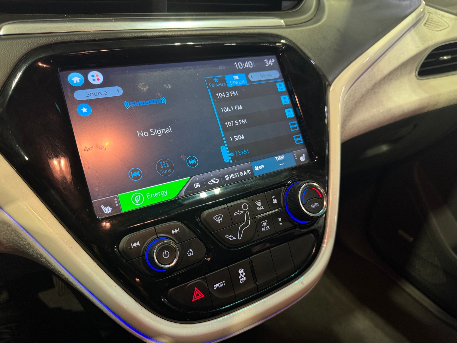 Thumbnail: 2017 Chevrolet Bolt EV - 3