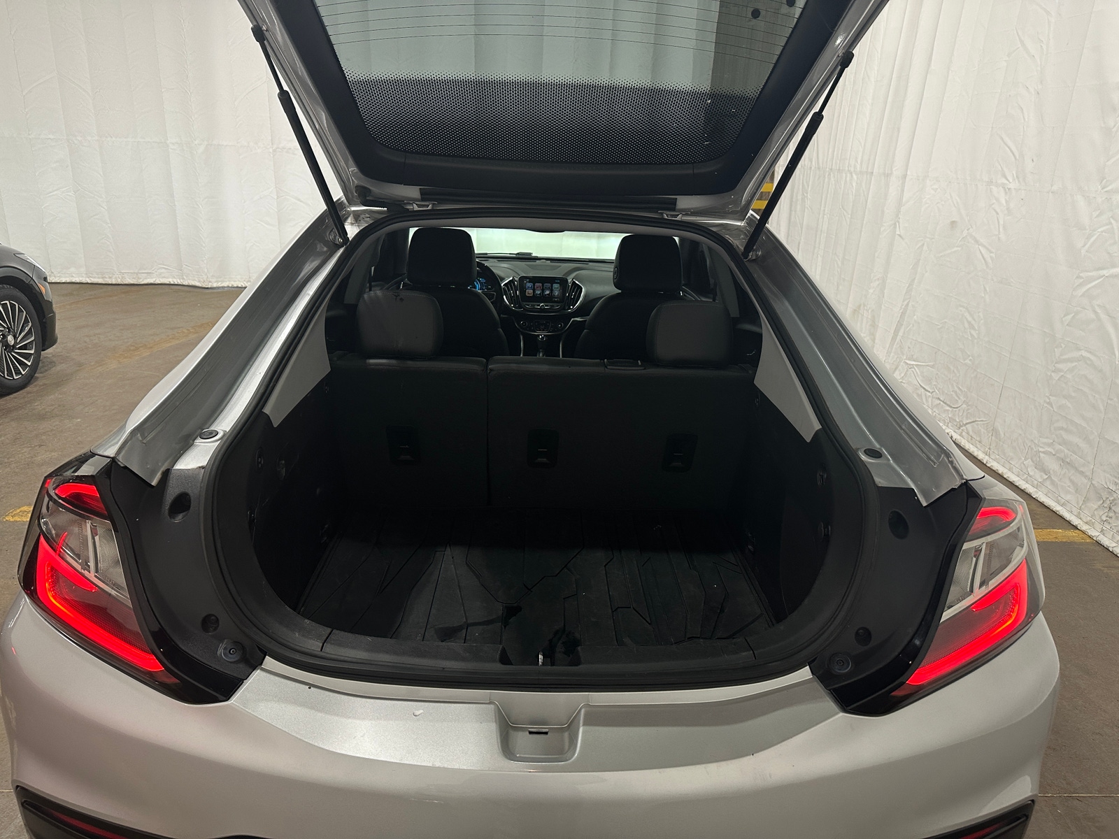 Thumbnail: 2018 Chevrolet Volt - 6