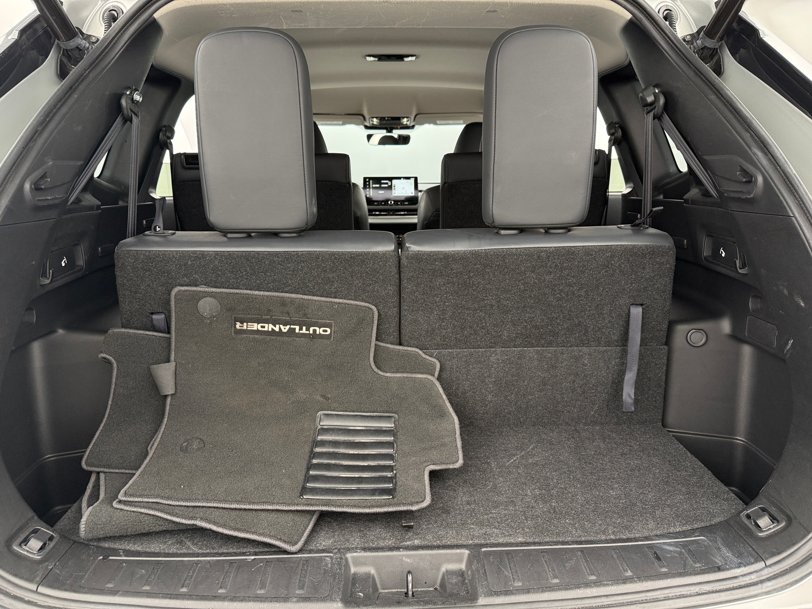 Thumbnail: 2025 Mitsubishi Outlander - 6