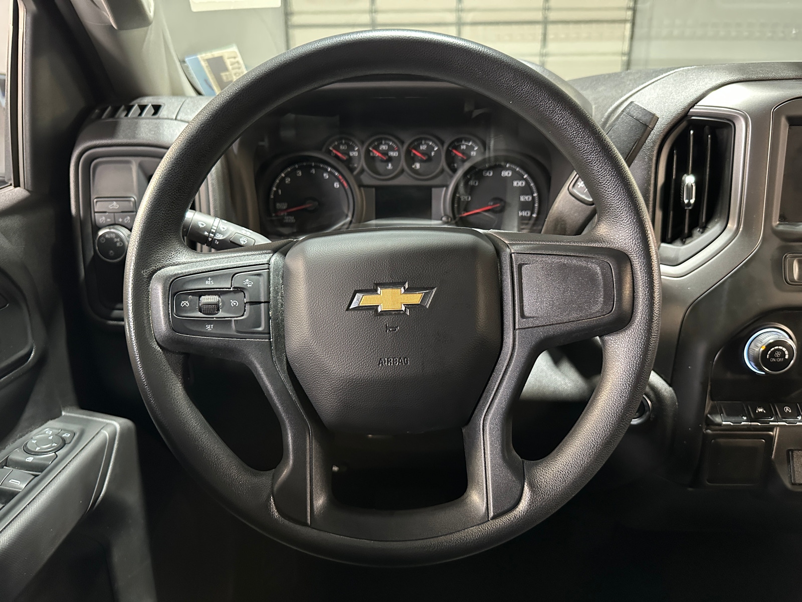 Thumbnail: 2025 Chevrolet Silverado 1500 - 5