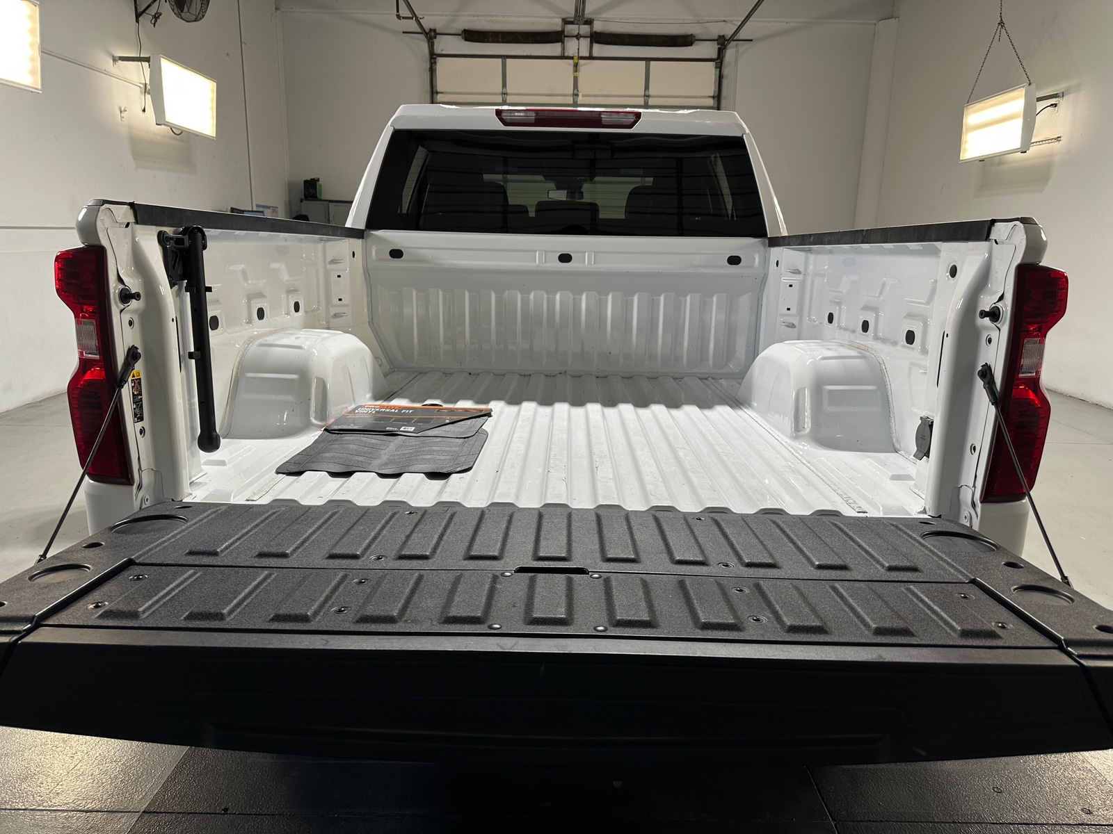 Thumbnail: 2025 Chevrolet Silverado 1500 - 7