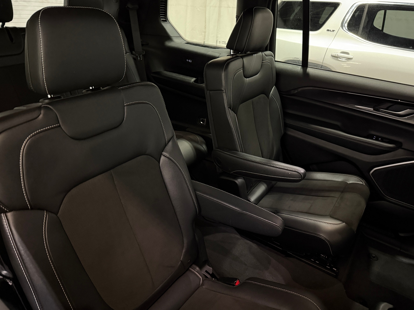 Thumbnail: 2022 Jeep Grand Cherokee L - 5