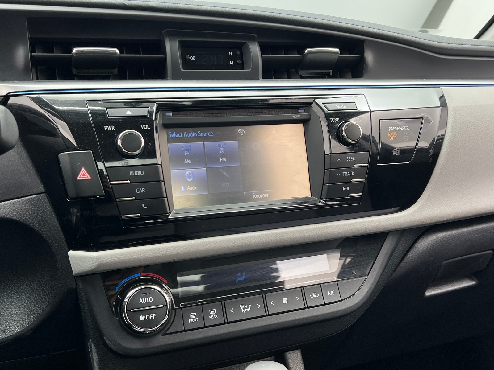 Thumbnail: 2016 Toyota Corolla - 4