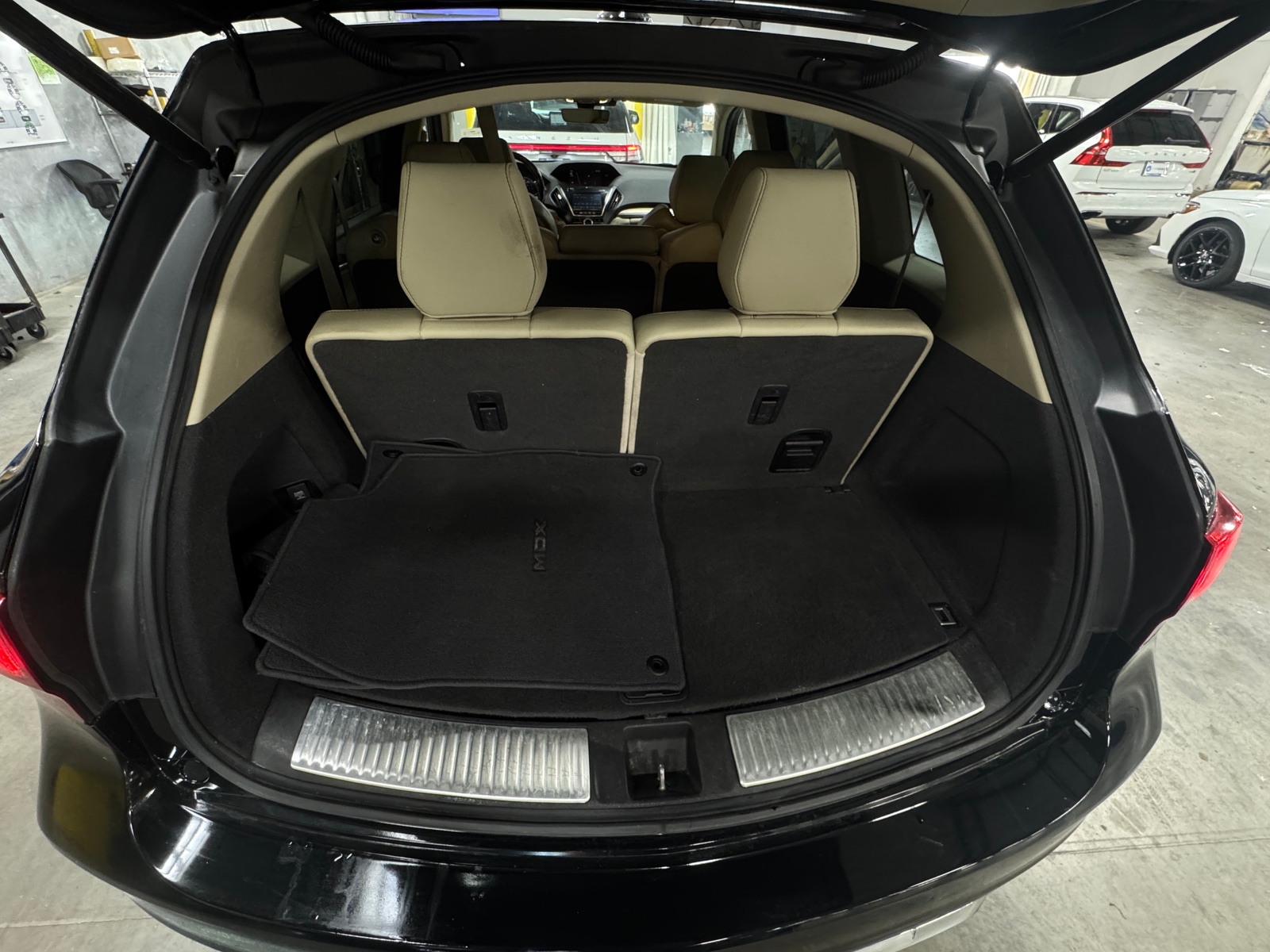 Thumbnail: 2019 Acura MDX - 6