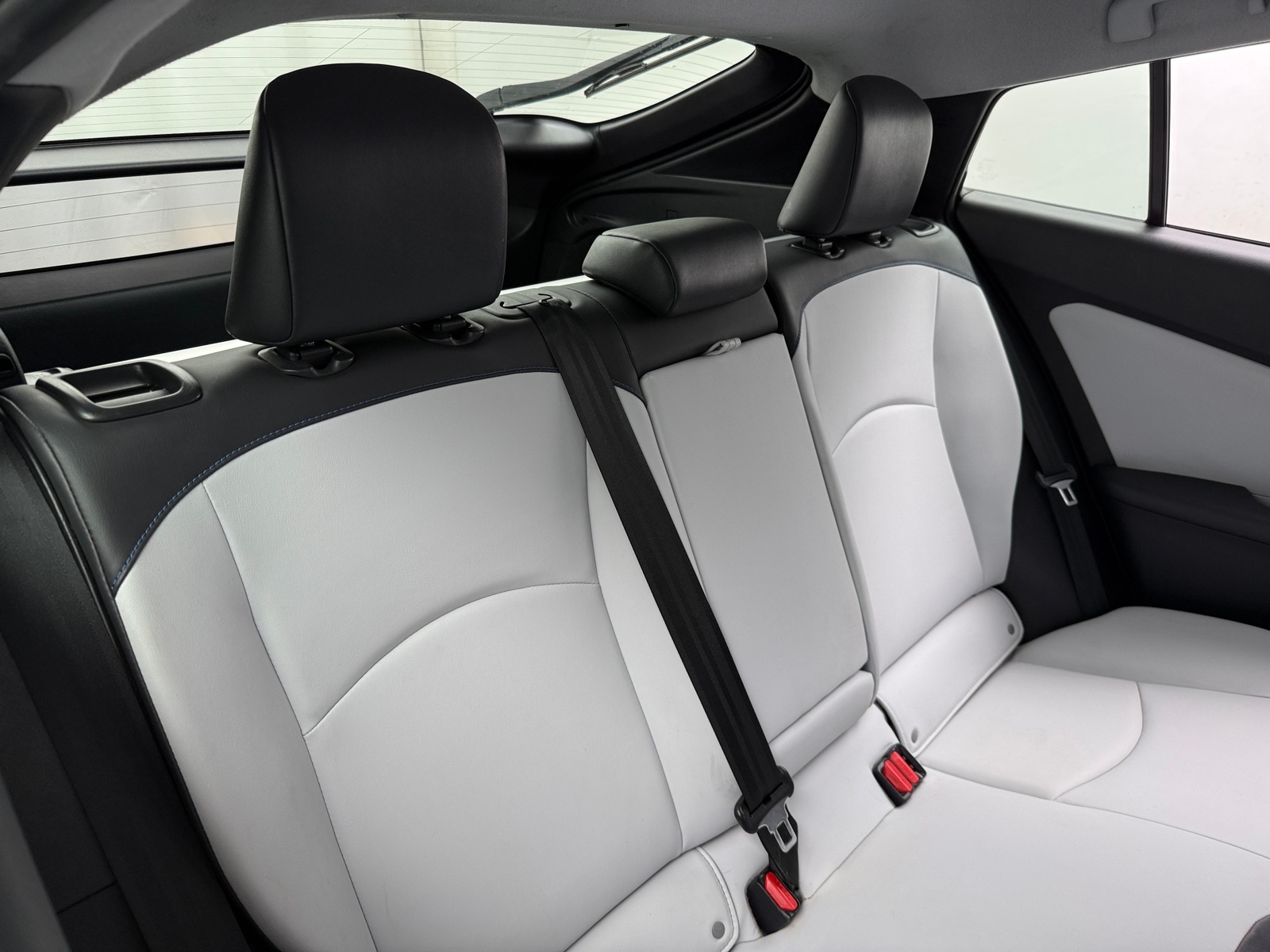 Thumbnail: 2022 Toyota Prius - 5