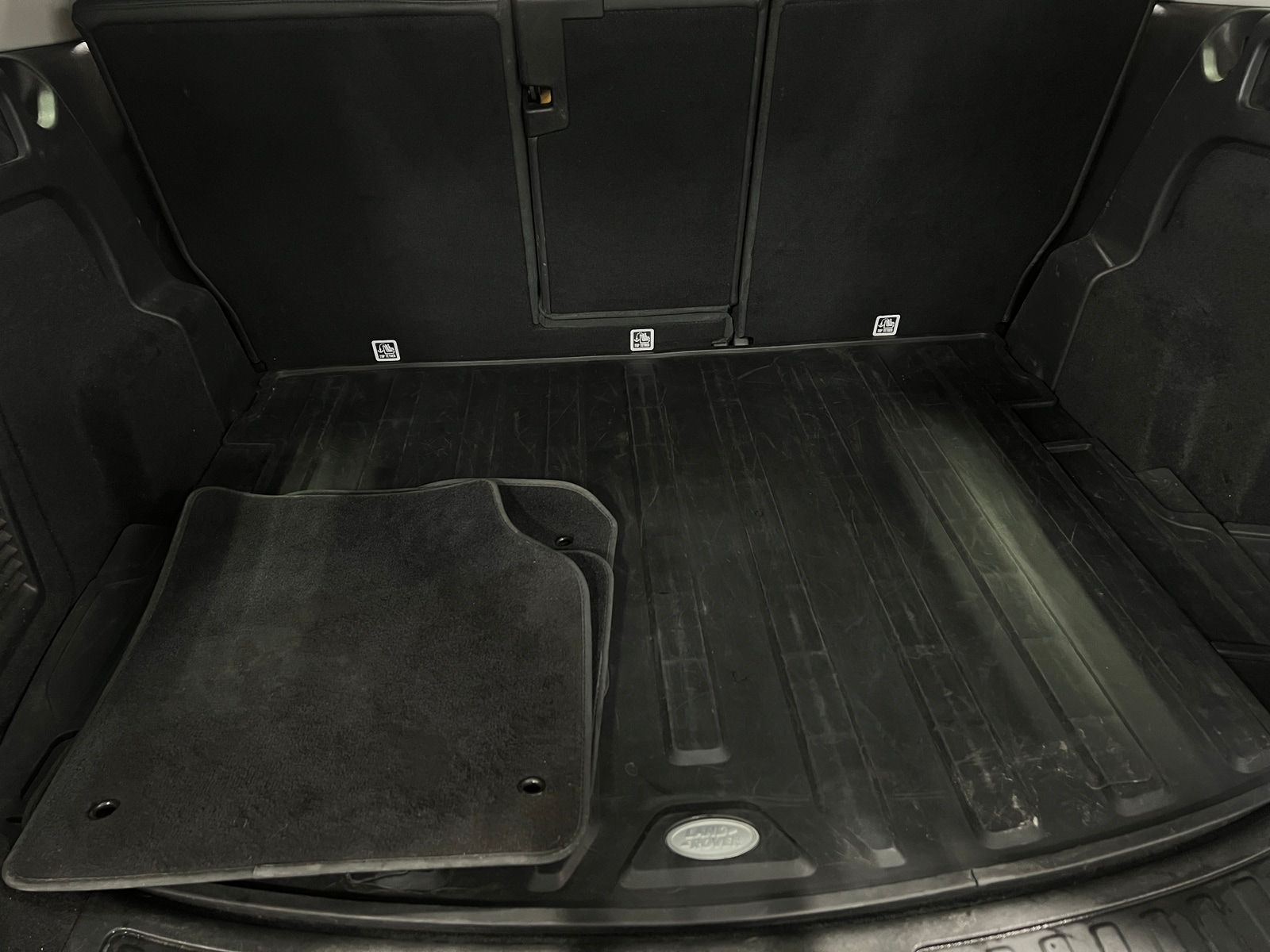 Thumbnail: 2017 Land Rover Discovery Sport - 7