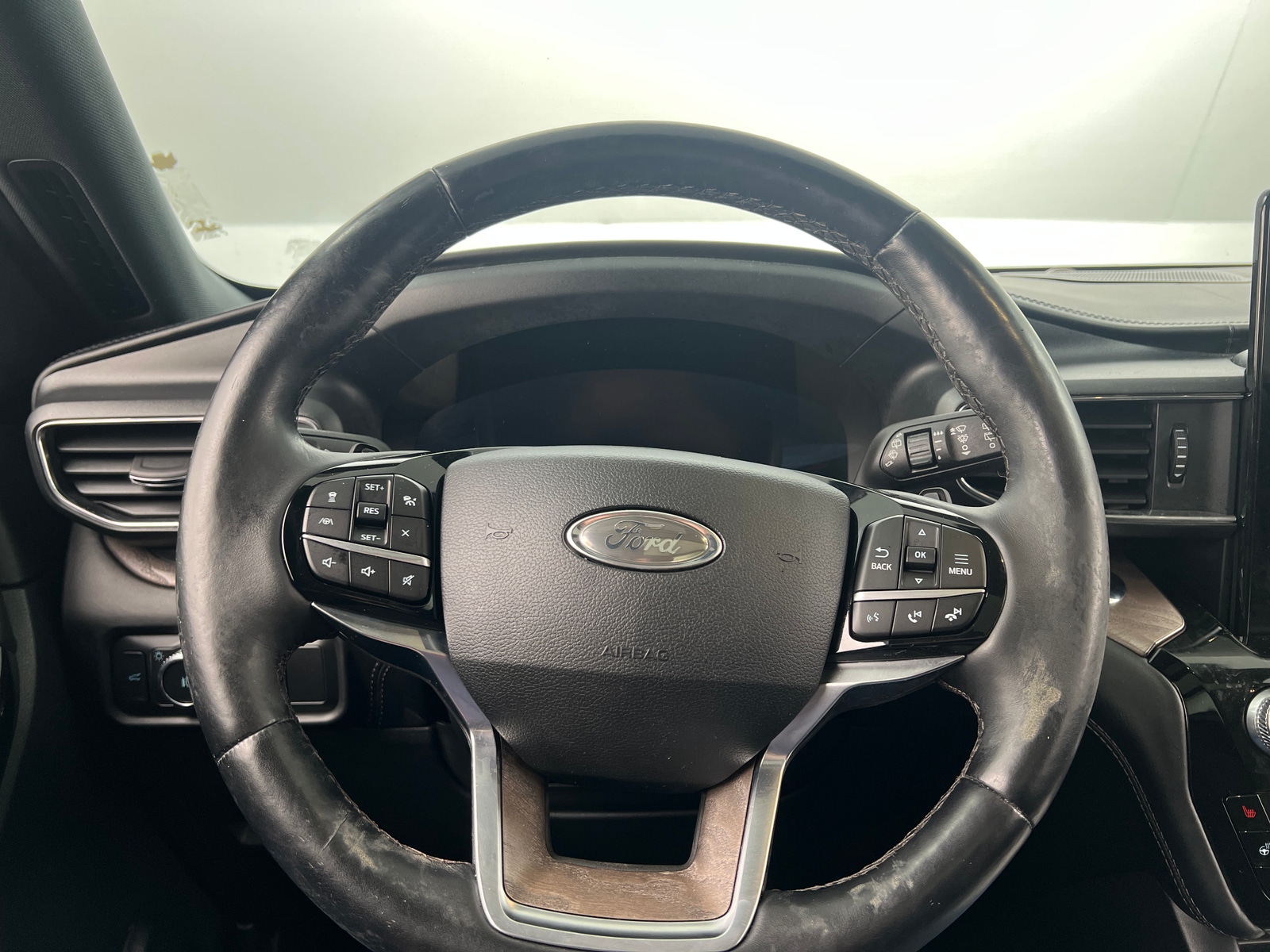 Thumbnail: 2021 Ford Explorer - 4