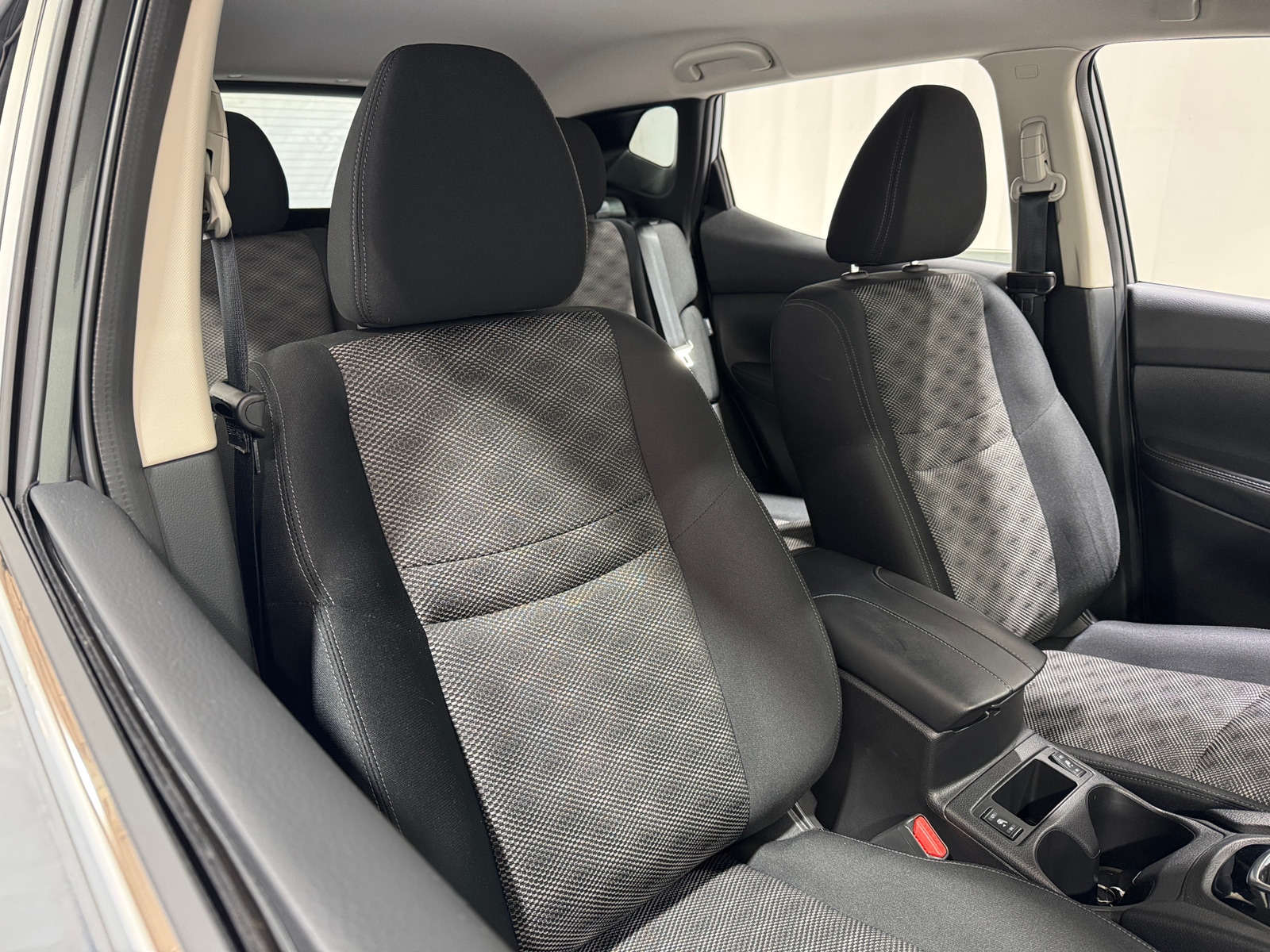 Thumbnail: 2021 Nissan Rogue Sport - 2