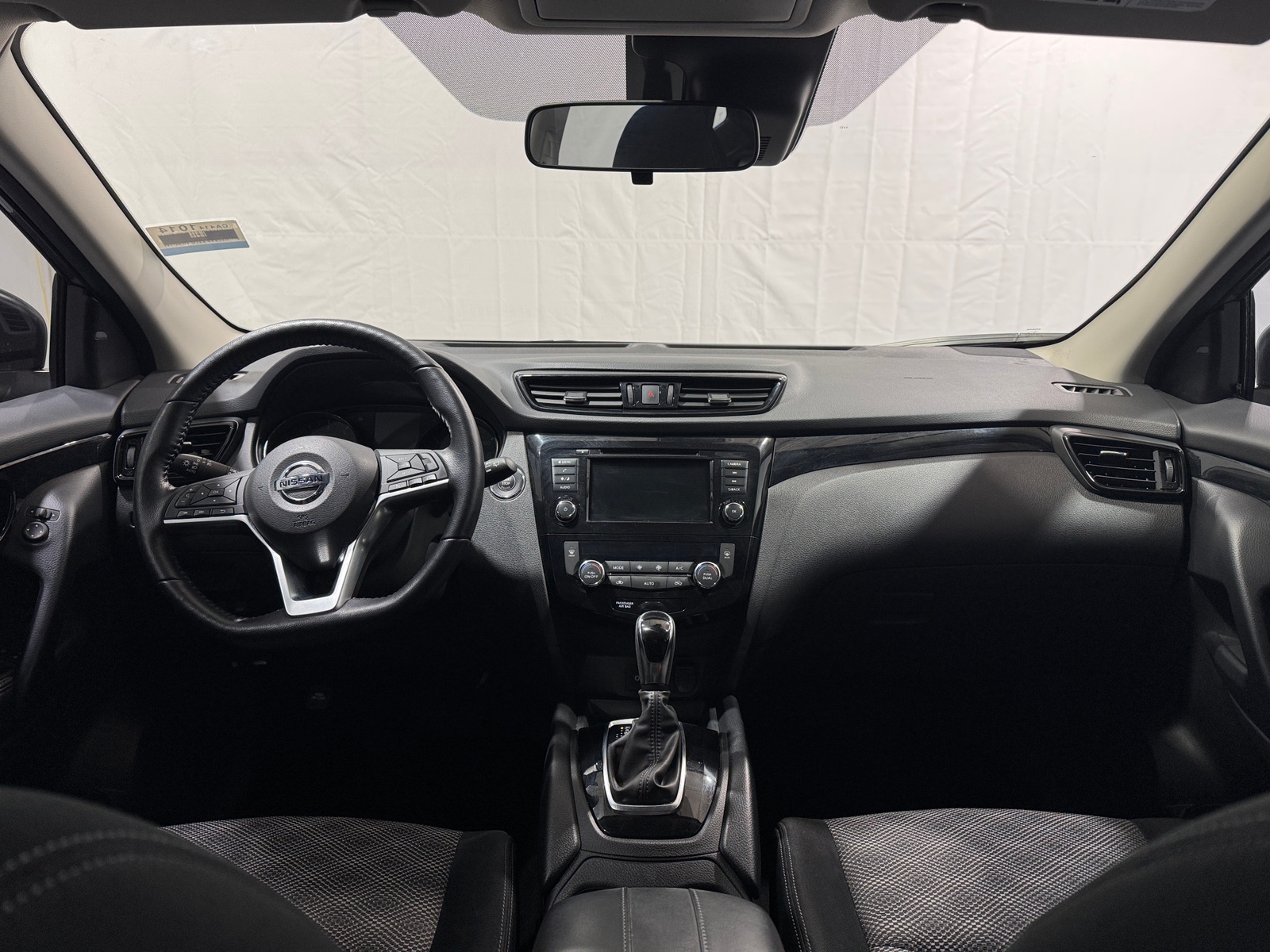 Thumbnail: 2021 Nissan Rogue Sport - 3