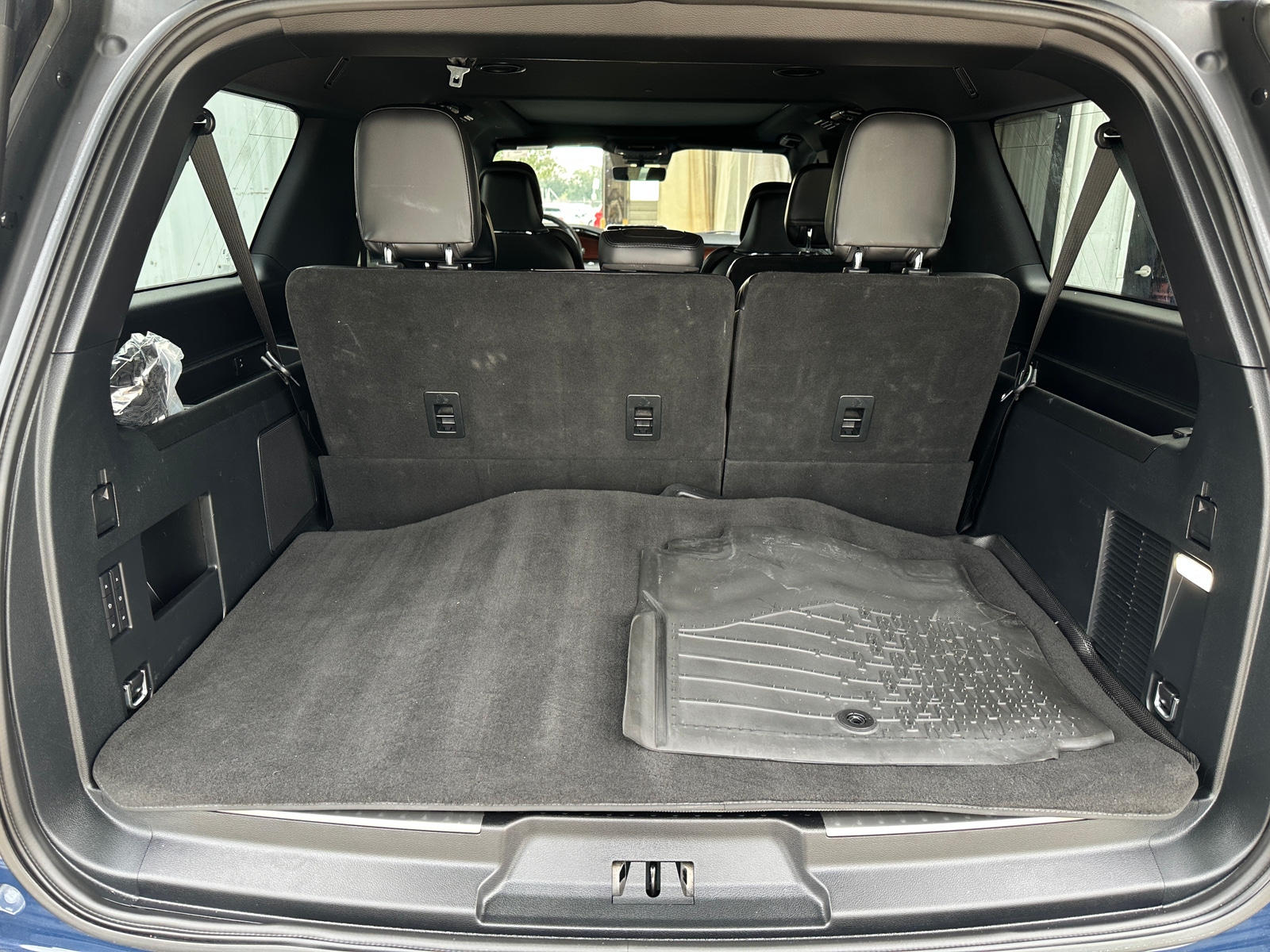 Thumbnail: 2020 Lincoln Navigator L - 6