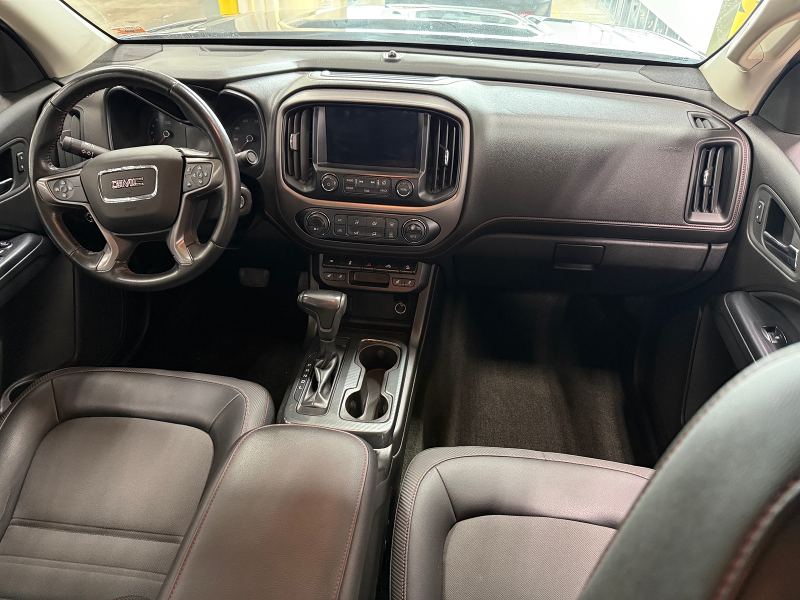 Thumbnail: 2018 GMC Canyon - 3