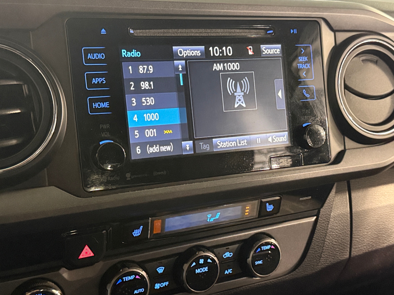 Thumbnail: 2017 Toyota Tacoma - 4