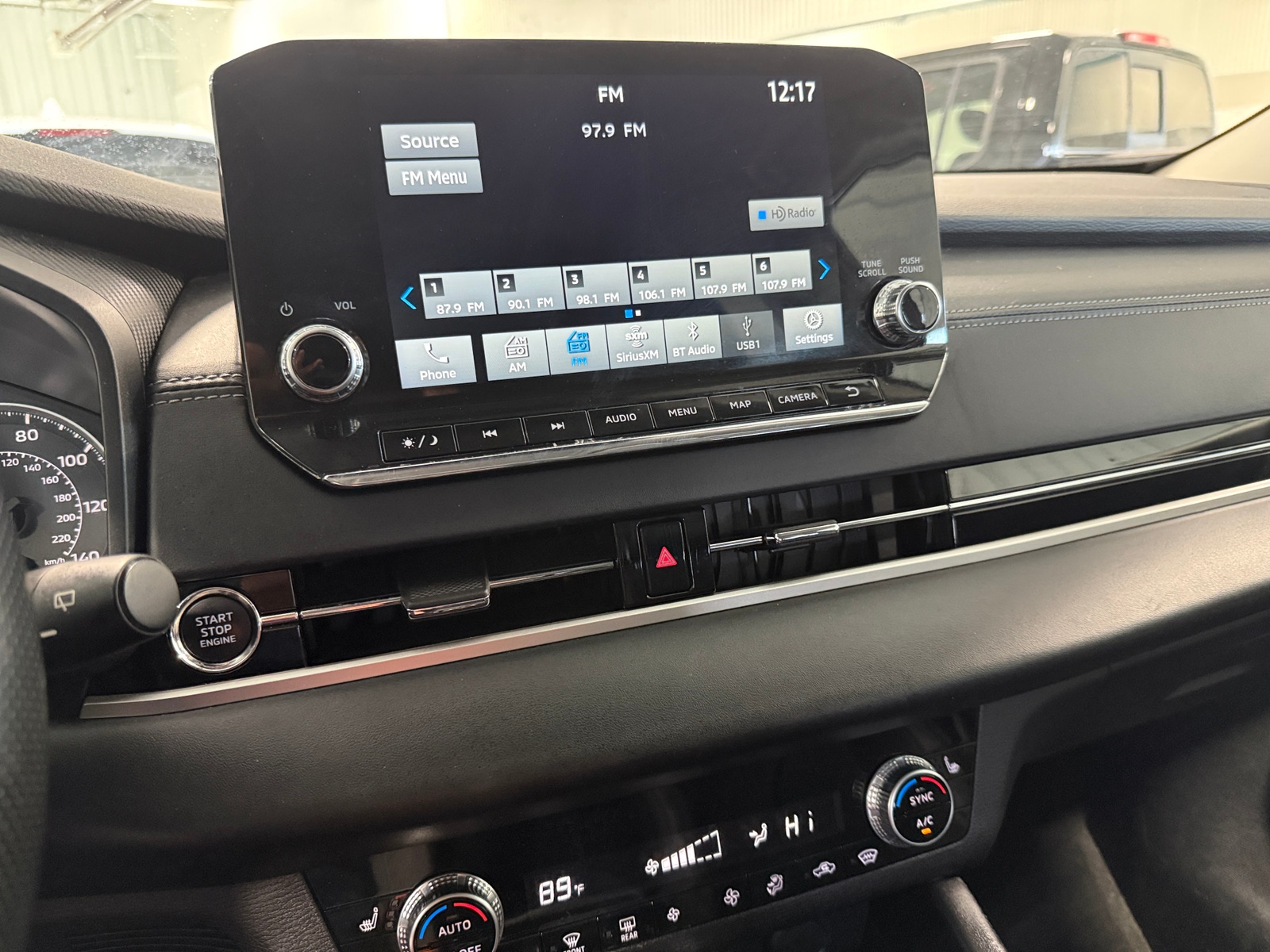 Thumbnail: 2024 Mitsubishi Outlander - 3