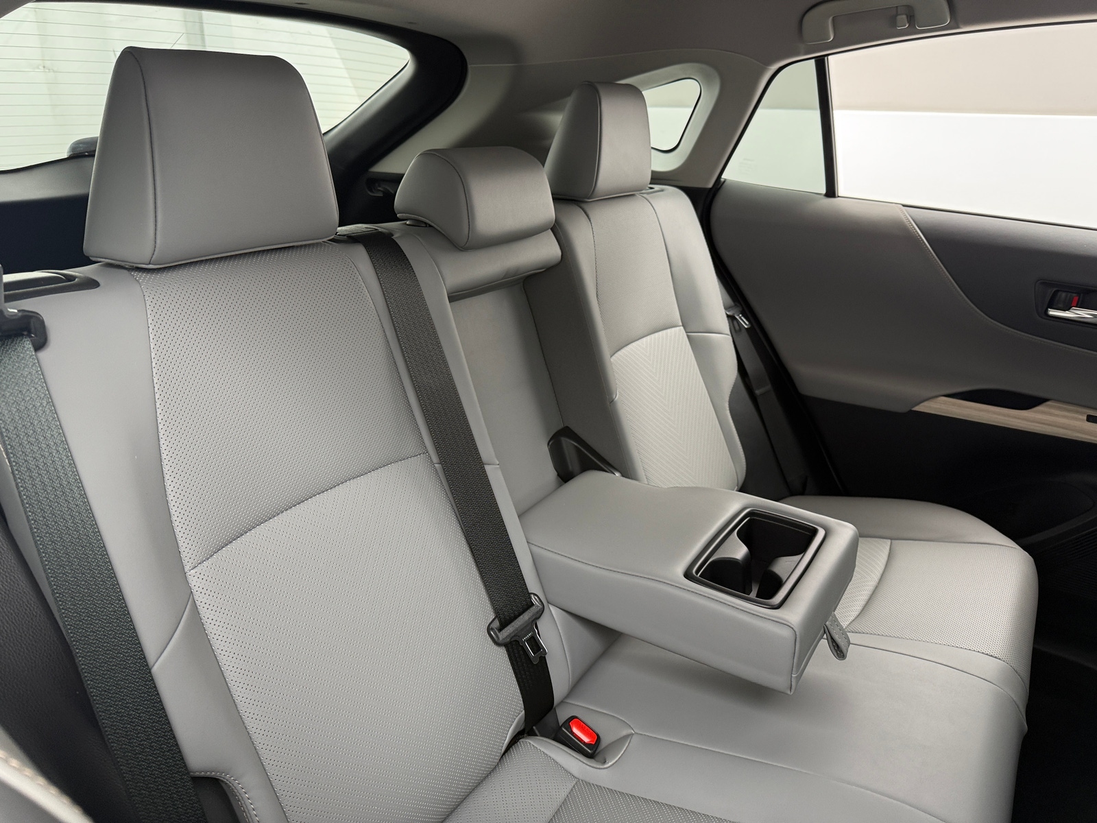 Thumbnail: 2021 Toyota Venza - 6