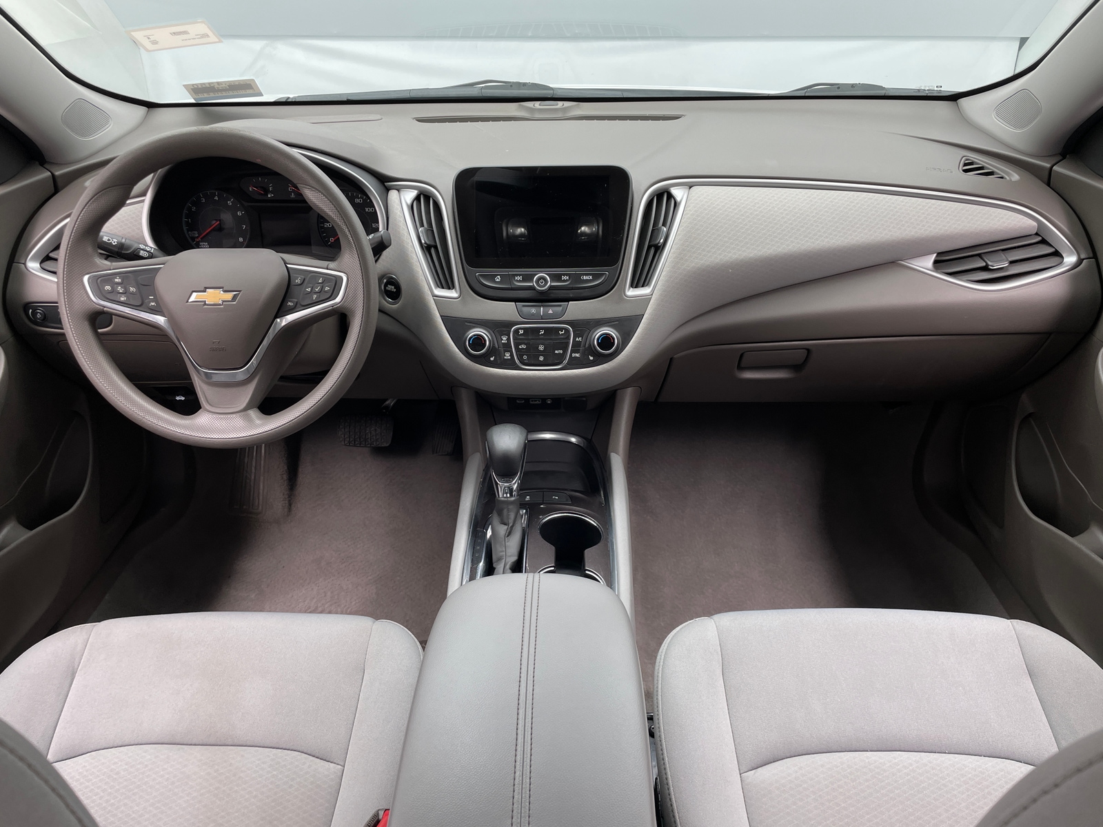 Thumbnail: 2022 Chevrolet Malibu - 3