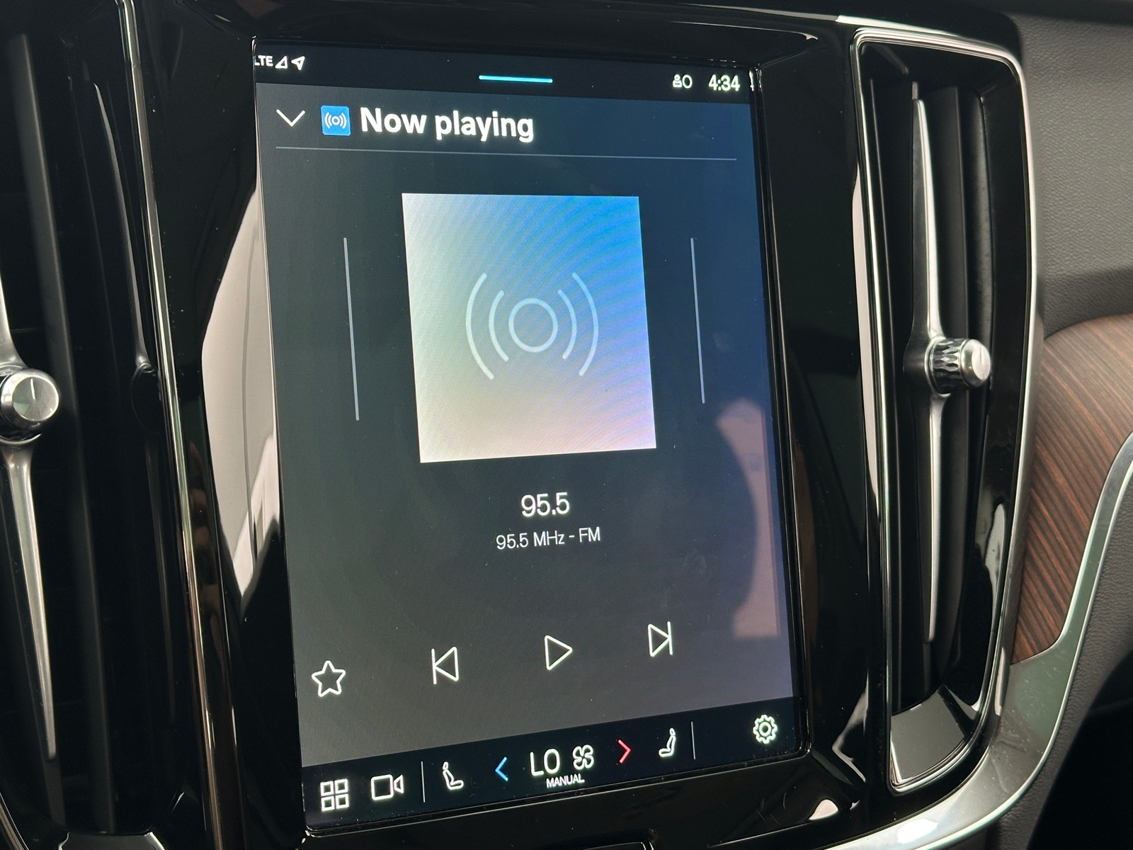 Thumbnail: 2025 Volvo V60 - 3