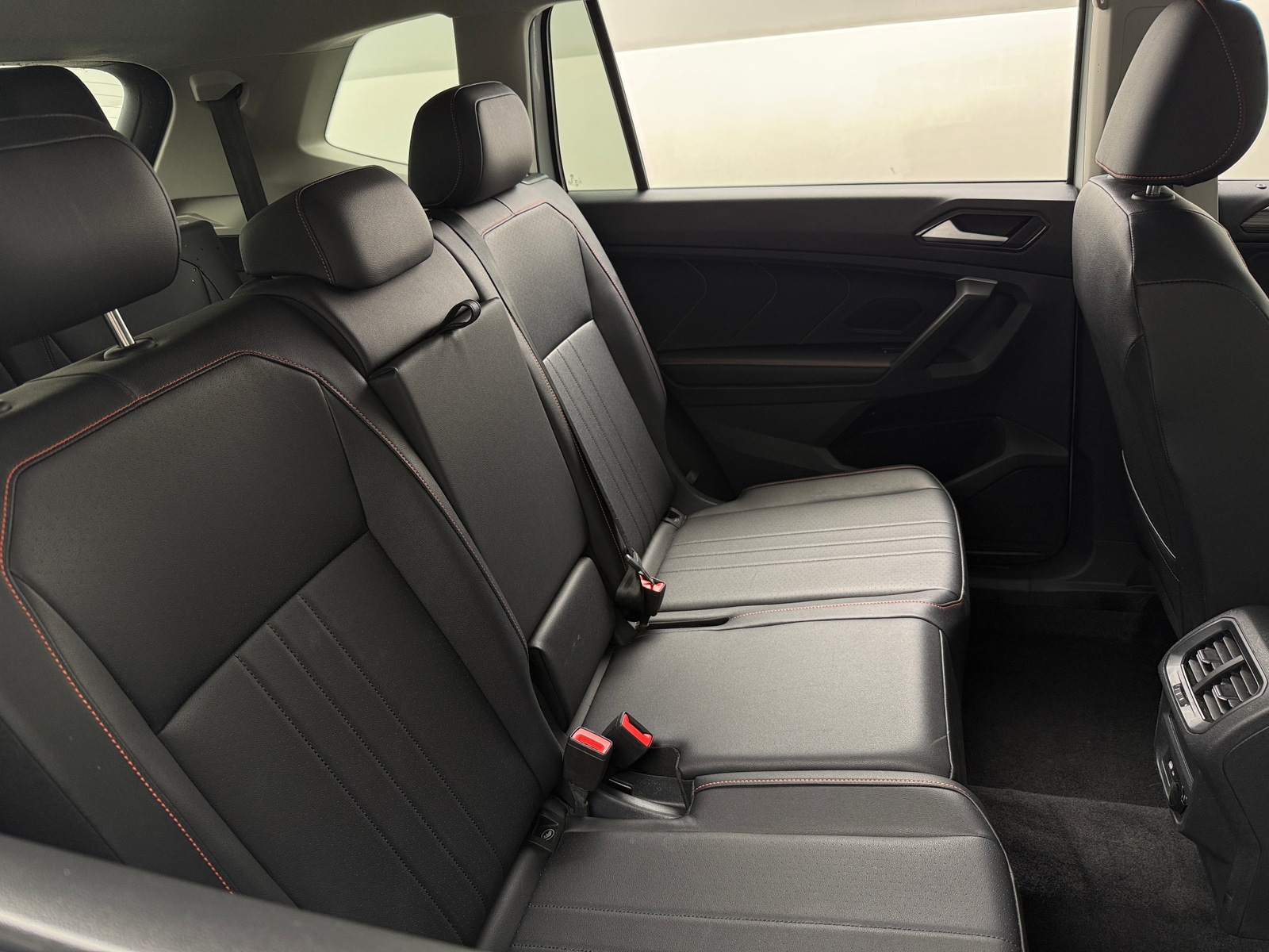 Thumbnail: 2024 Volkswagen Tiguan - 5