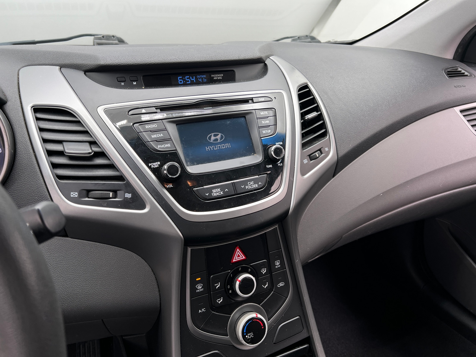 Thumbnail: 2015 Hyundai Elantra - 4