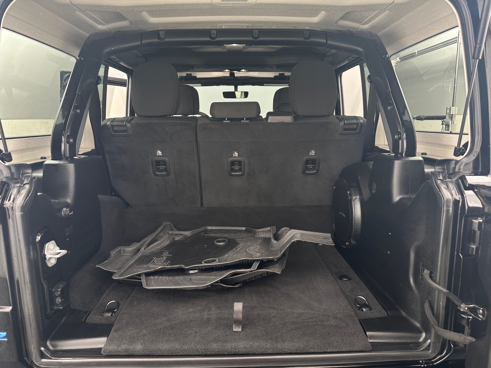 Thumbnail: 2023 Jeep Wrangler - 7