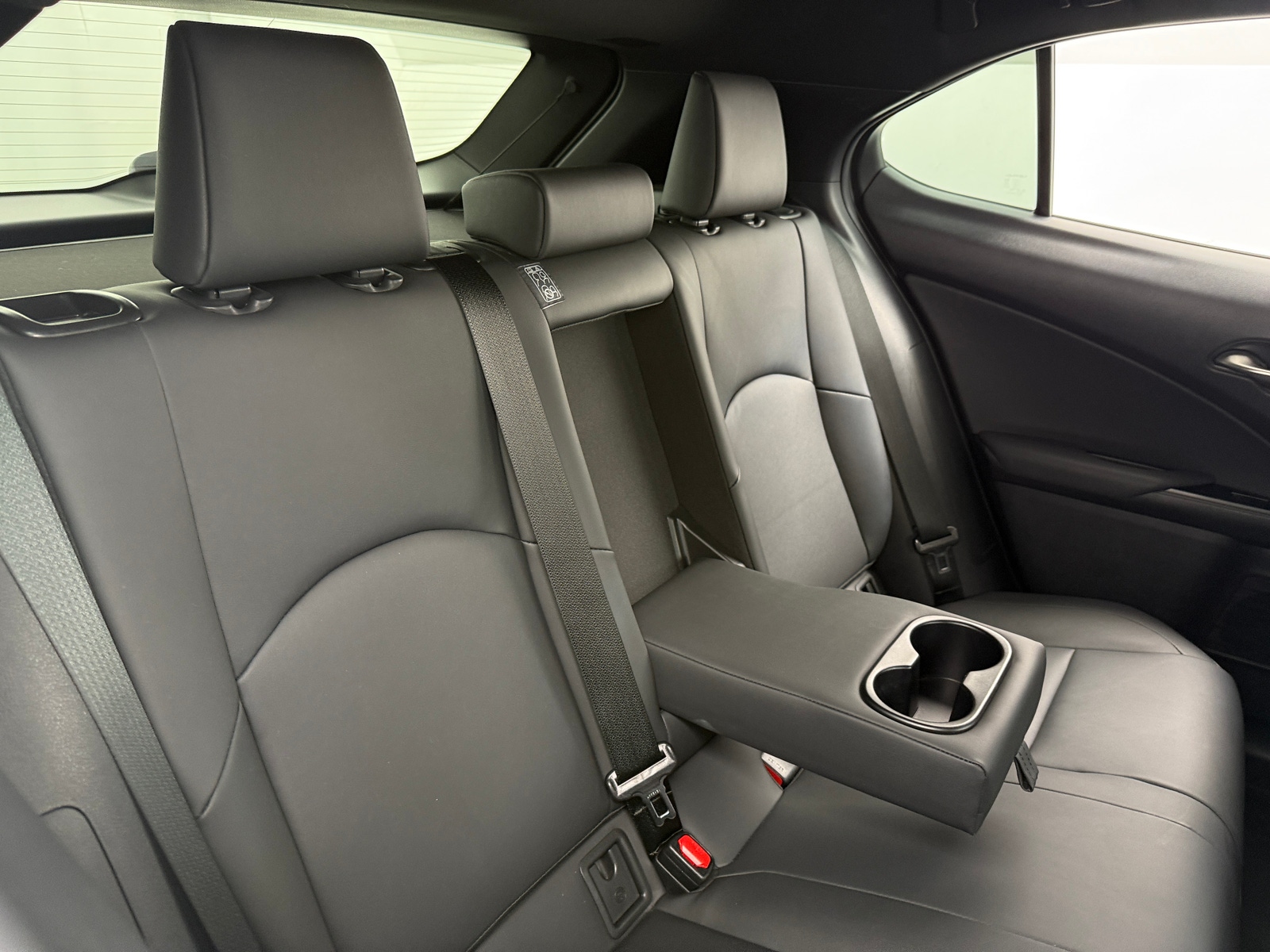 Thumbnail: 2022 Lexus UX - 5