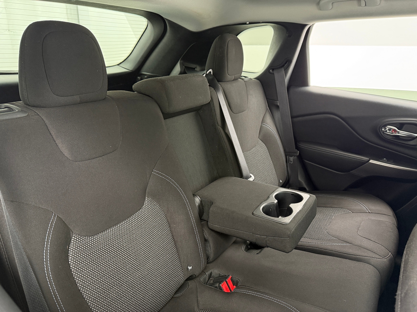 Thumbnail: 2019 Jeep Cherokee - 6