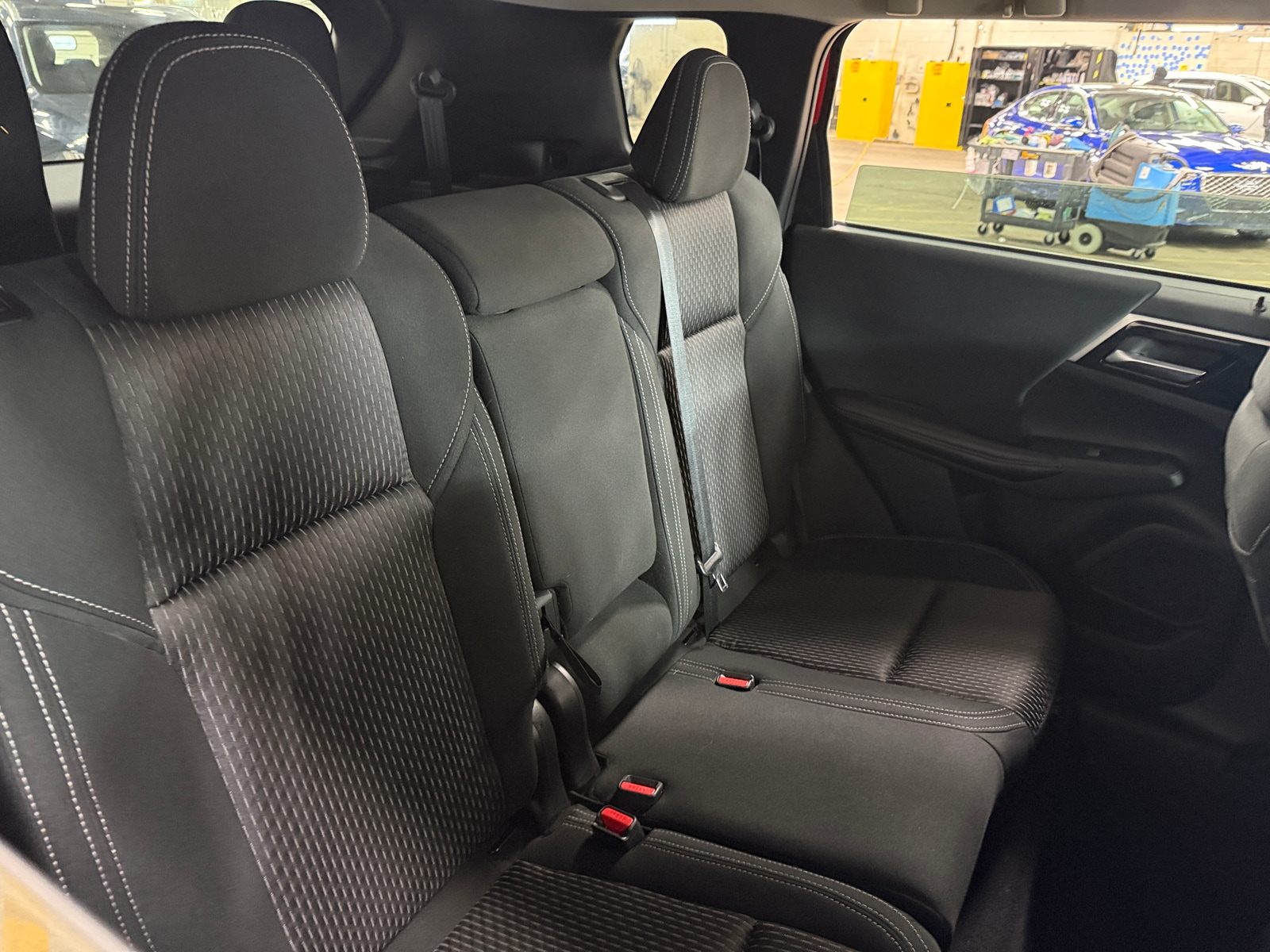 Thumbnail: 2022 Mitsubishi Outlander - 6