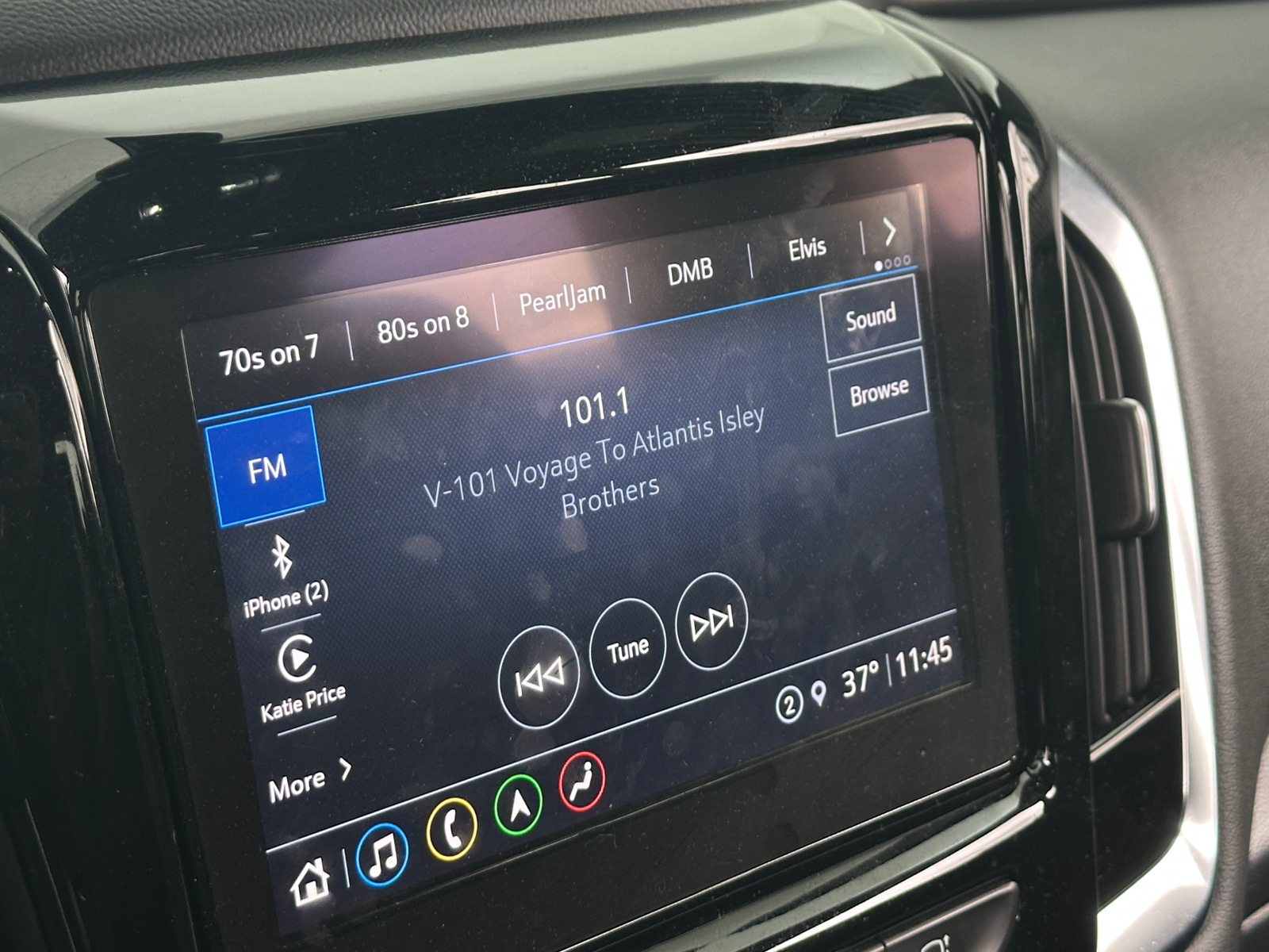 Thumbnail: 2022 Chevrolet Traverse - 3